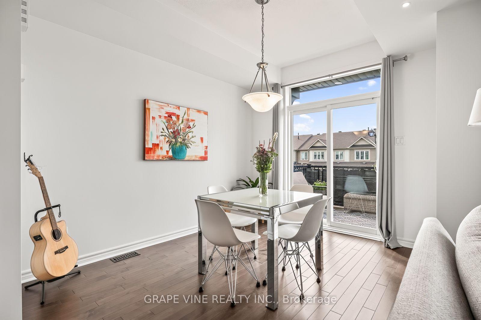 Photo 15 of 368 Mountain Sorrel Way, Ottawa, Avalon West — HOMEH