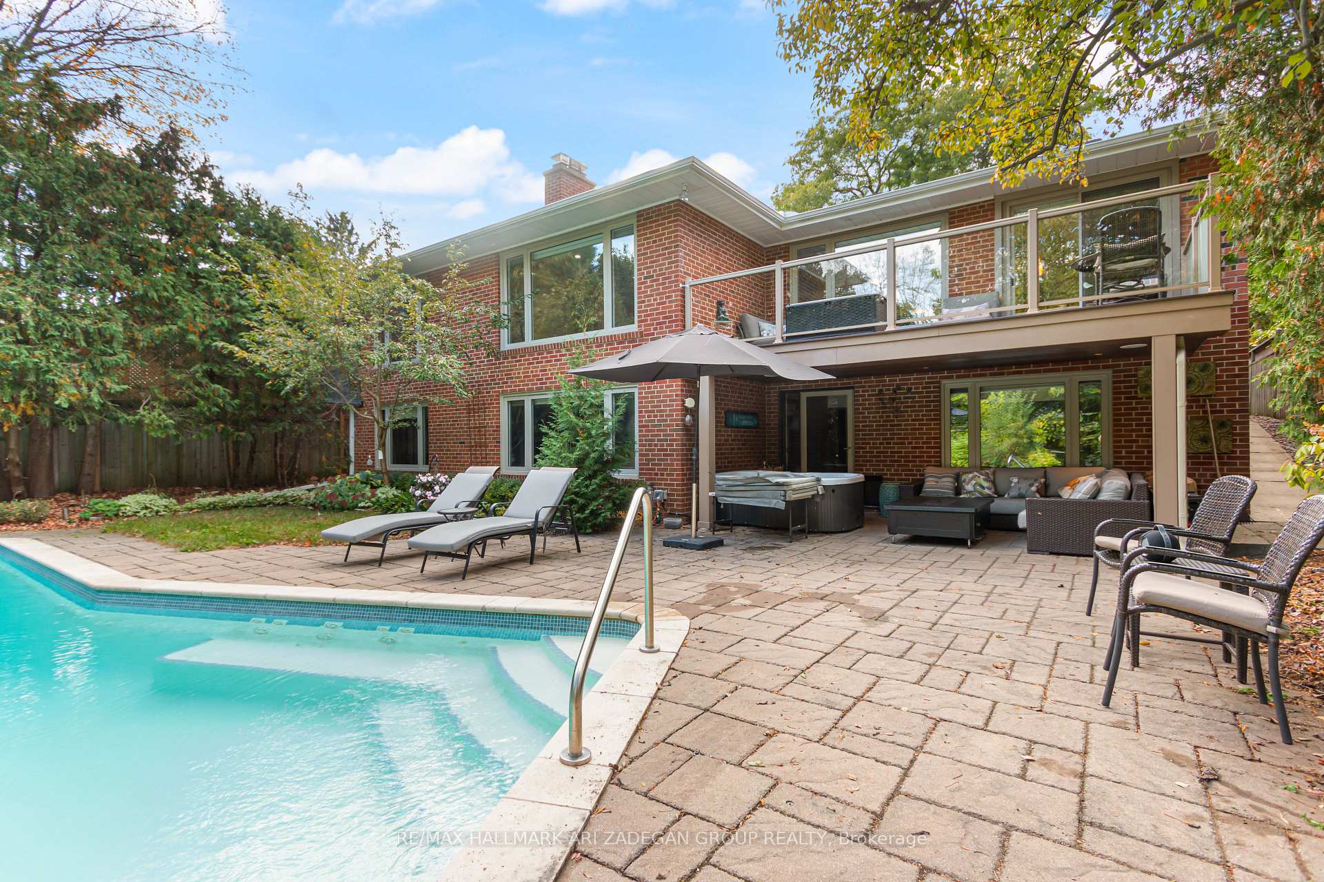 Photo 2 of 195 Burbank Drive, North York, Bayview Village — HOMEH