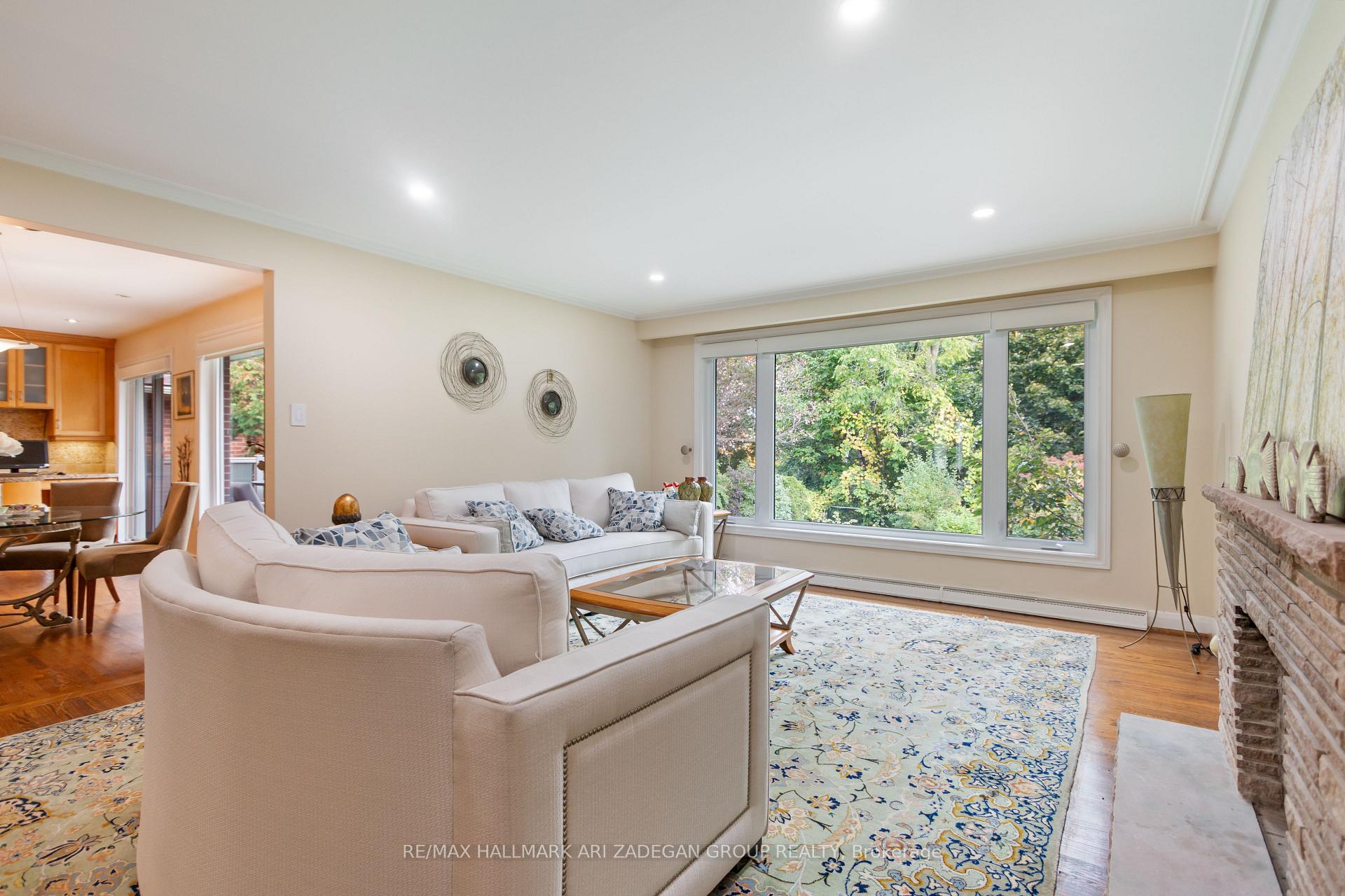 Photo 5 of 195 Burbank Drive, North York, Bayview Village — HOMEH