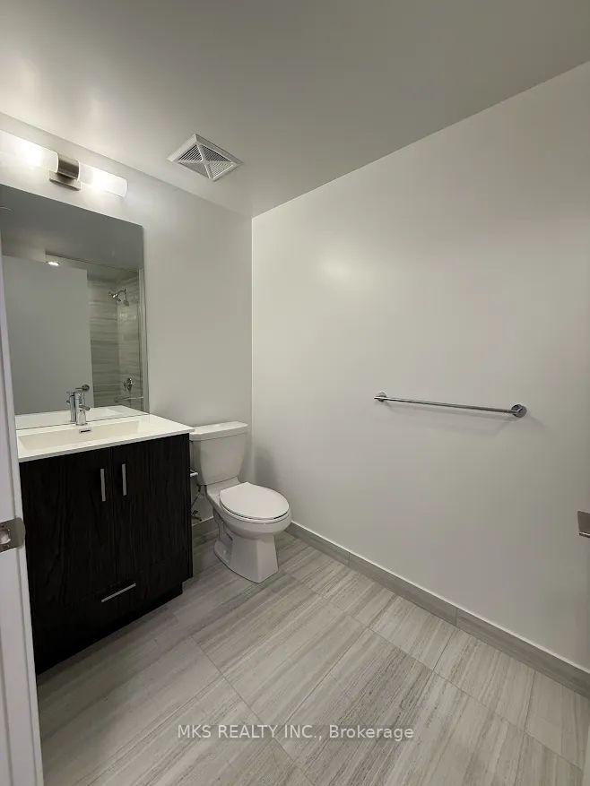 Photo 4 of Unit 715, 180 Front Street E, Toronto, Moss Park — HOMEH