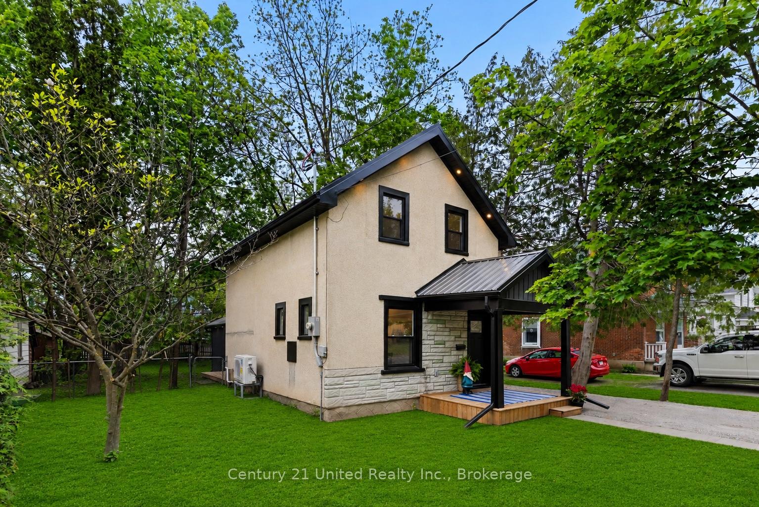 Photo 2 of 633 Rogers Street, Peterborough, Ashburnham Ward 4 — HOMEH