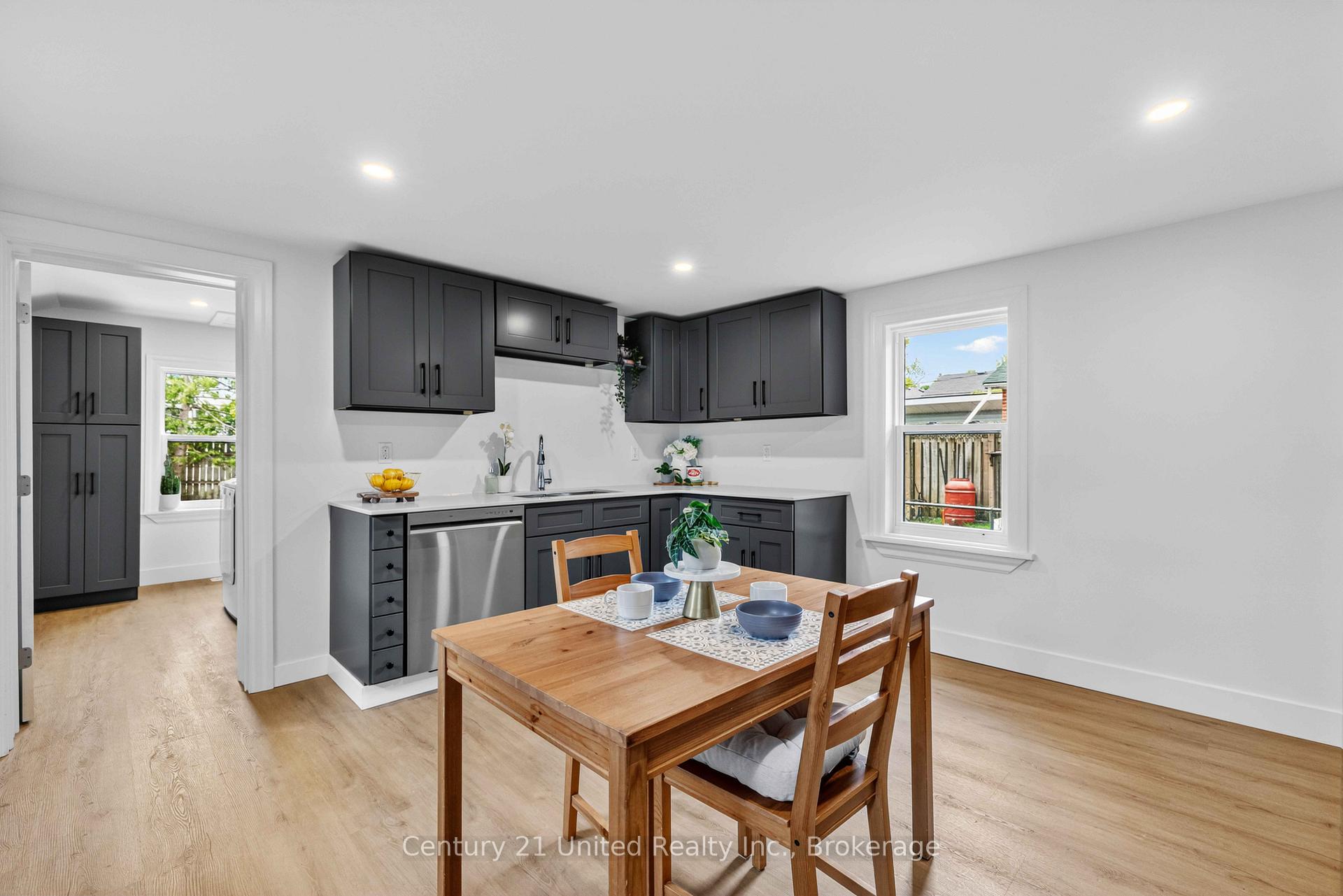 Photo 11 of 633 Rogers Street, Peterborough, Ashburnham Ward 4 — HOMEH