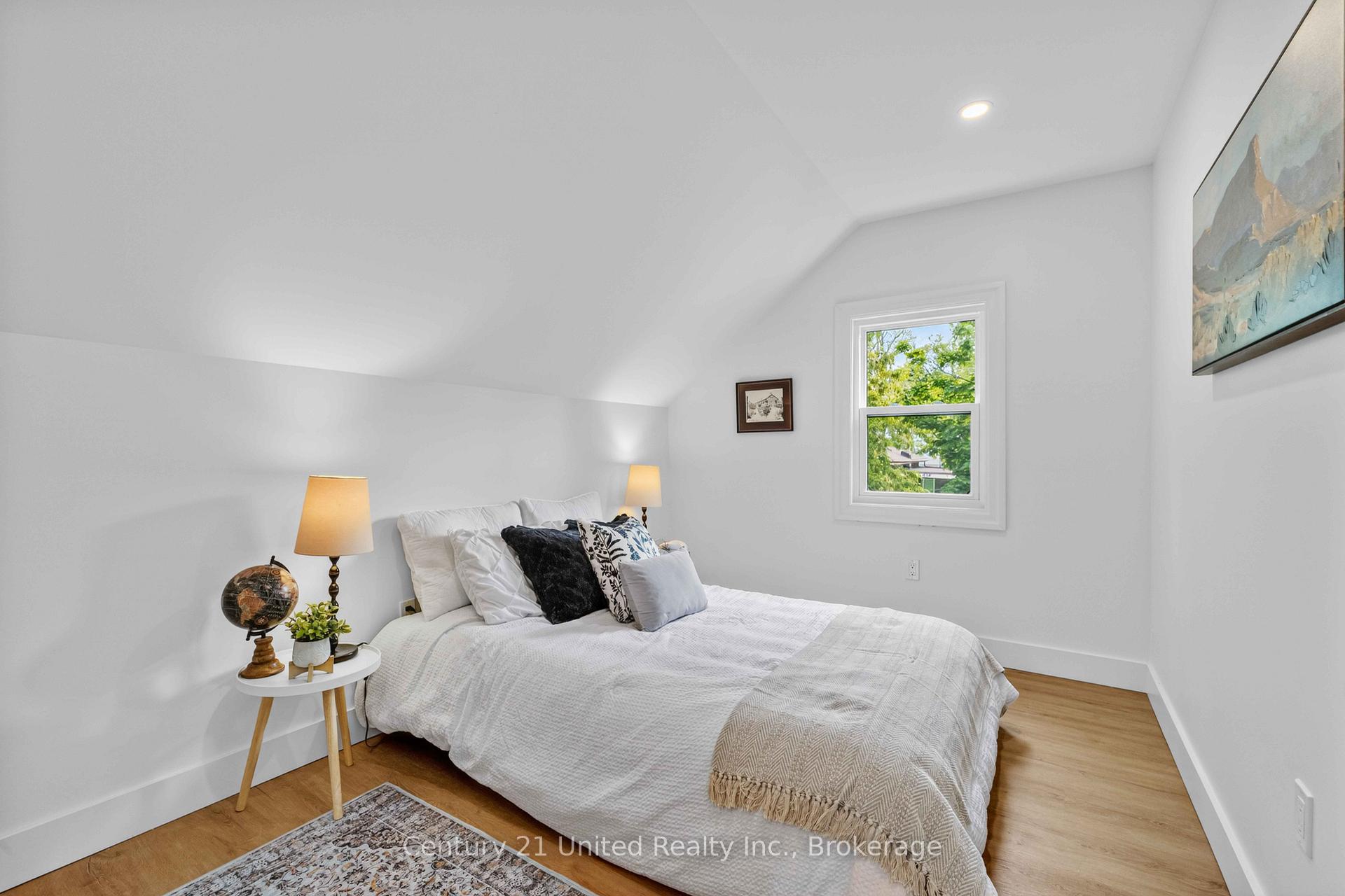 Photo 17 of 633 Rogers Street, Peterborough, Ashburnham Ward 4 — HOMEH