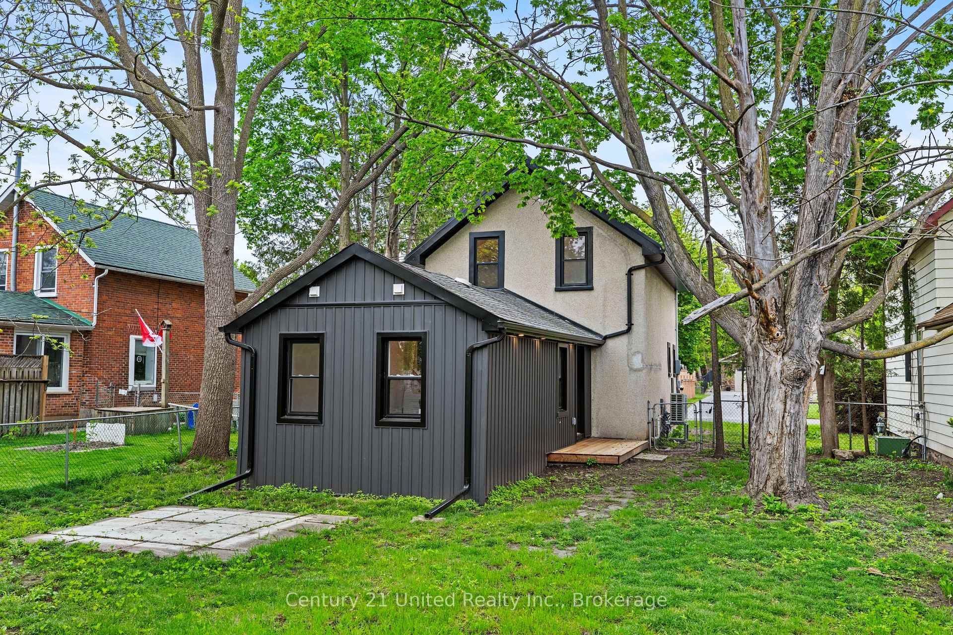 Photo 24 of 633 Rogers Street, Peterborough, Ashburnham Ward 4 — HOMEH
