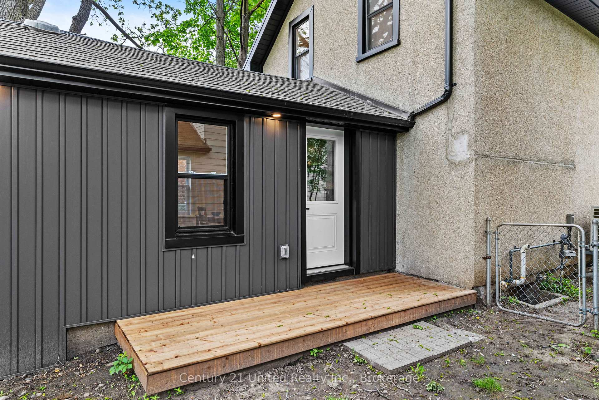 Photo 27 of 633 Rogers Street, Peterborough, Ashburnham Ward 4 — HOMEH