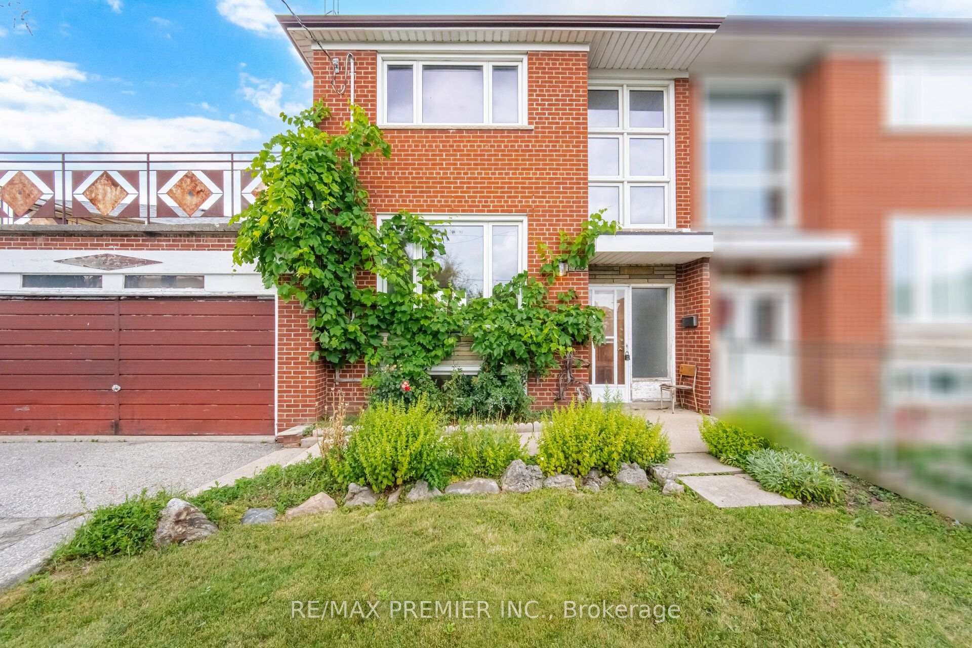 Photo 2 of 148 Giltspur Drive, North York, Glenfield-Jane Heights — HOMEH