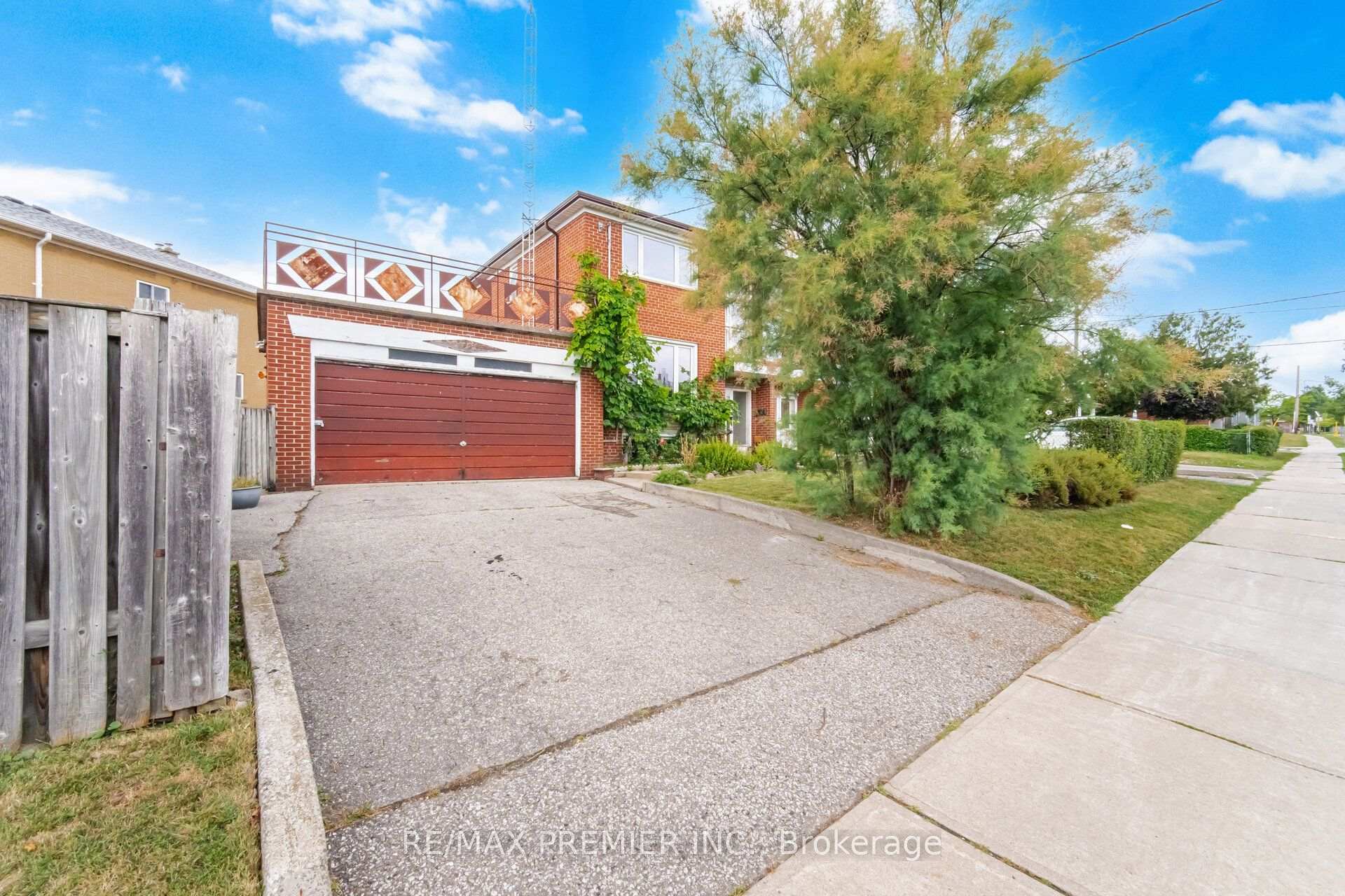 Photo 4 of 148 Giltspur Drive, North York, Glenfield-Jane Heights — HOMEH