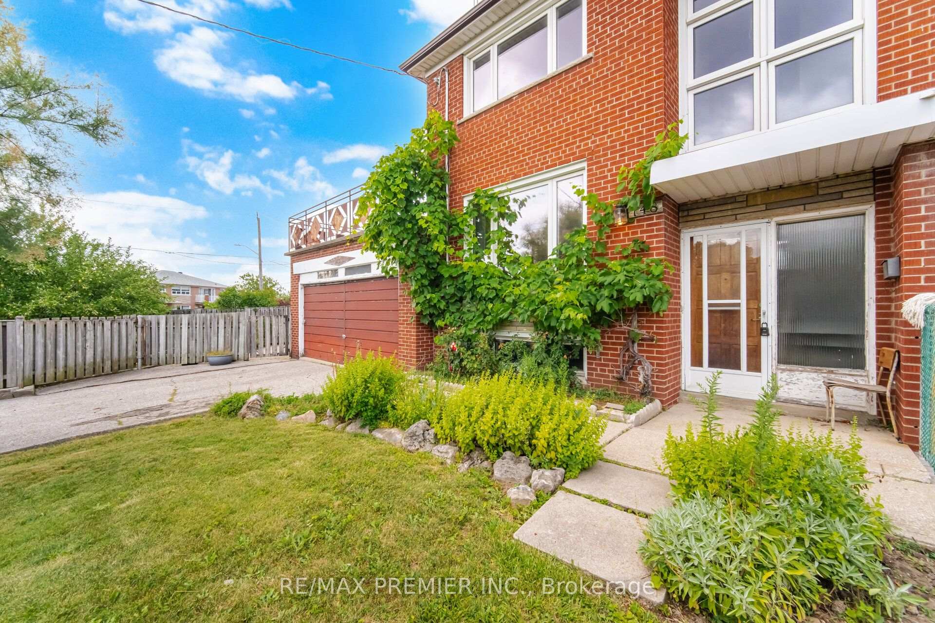 Photo 5 of 148 Giltspur Drive, North York, Glenfield-Jane Heights — HOMEH