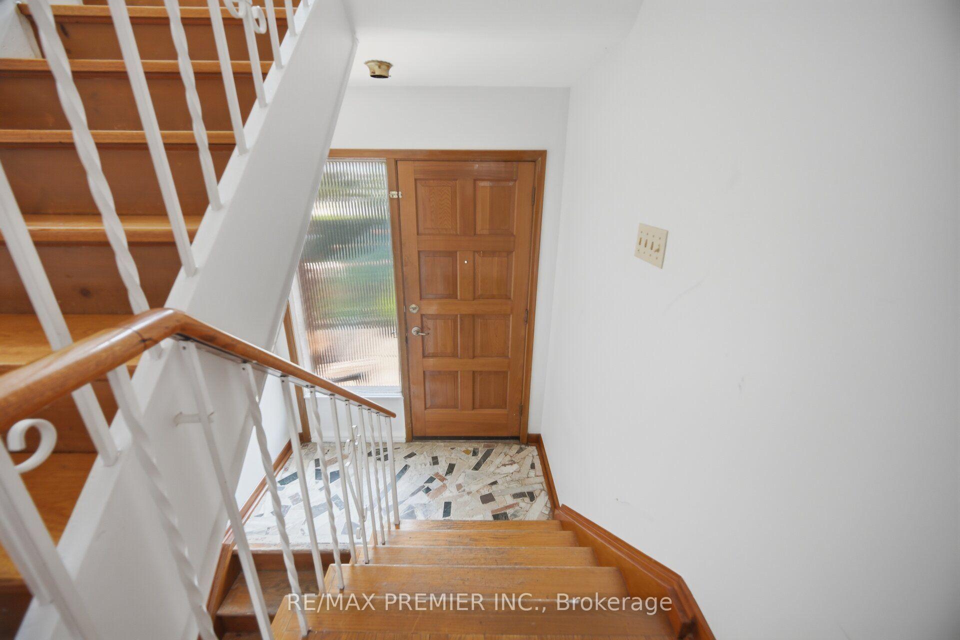 Photo 6 of 148 Giltspur Drive, North York, Glenfield-Jane Heights — HOMEH