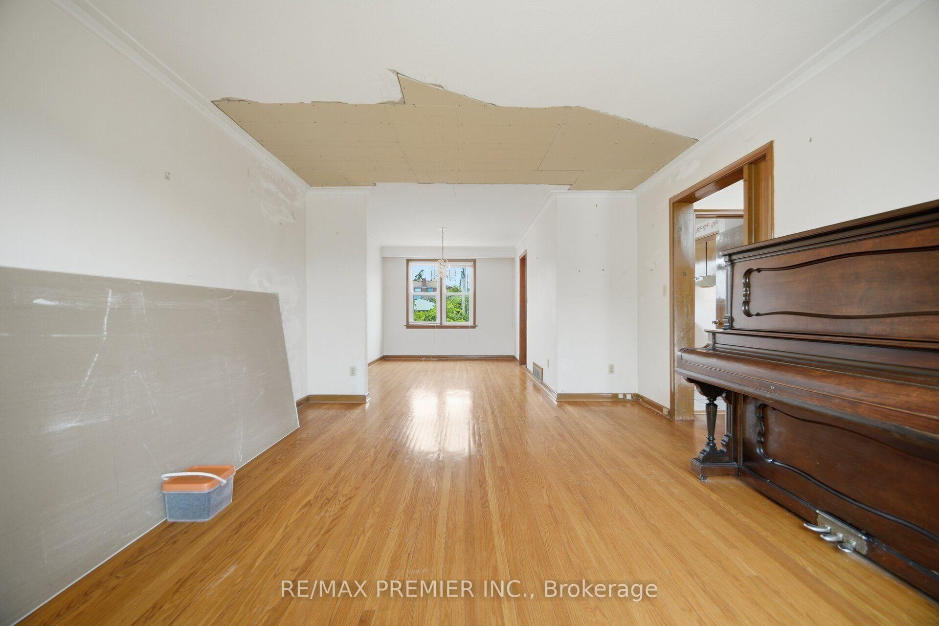 Photo 9 of 148 Giltspur Drive, North York, Glenfield-Jane Heights — HOMEH