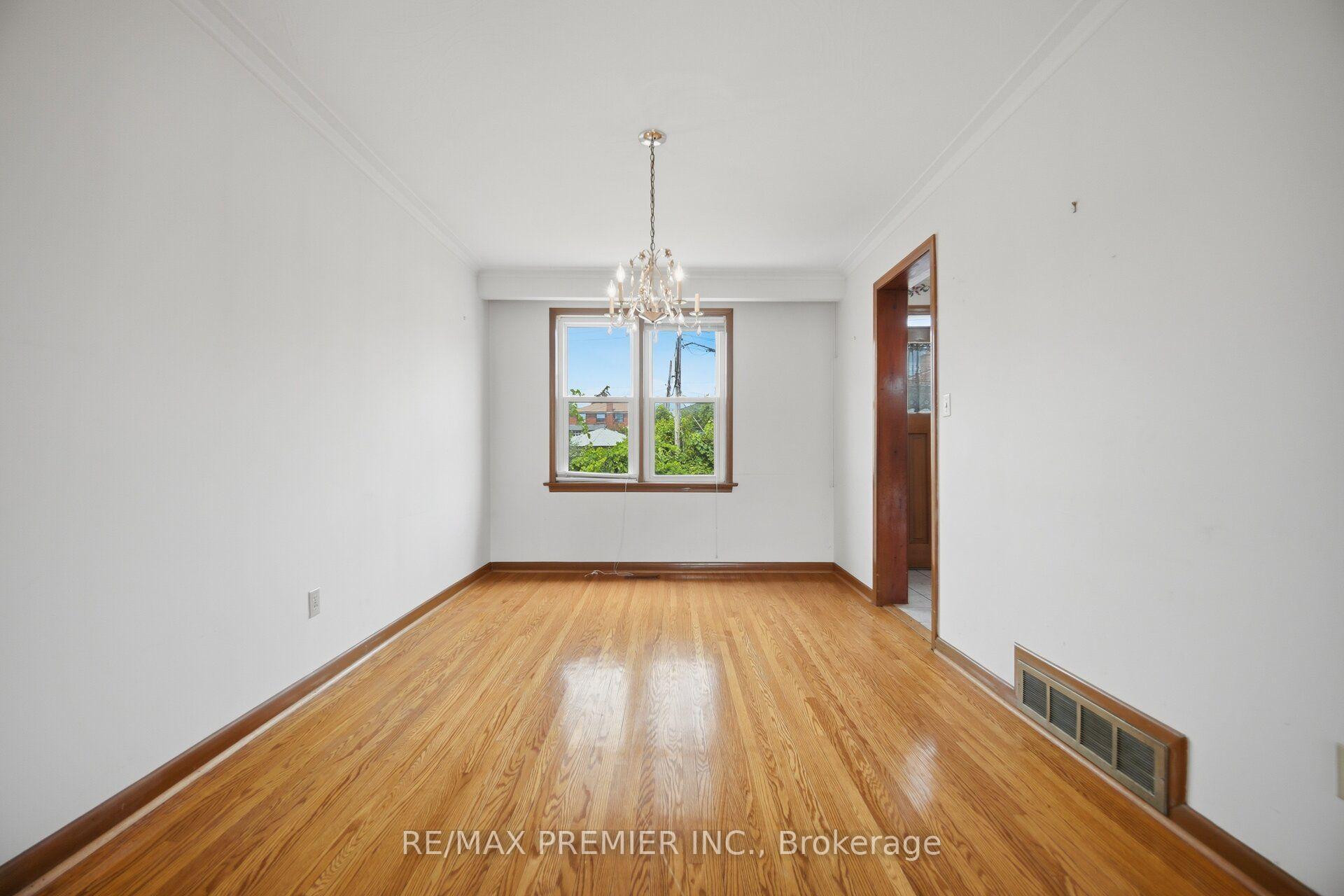 Photo 12 of 148 Giltspur Drive, North York, Glenfield-Jane Heights — HOMEH
