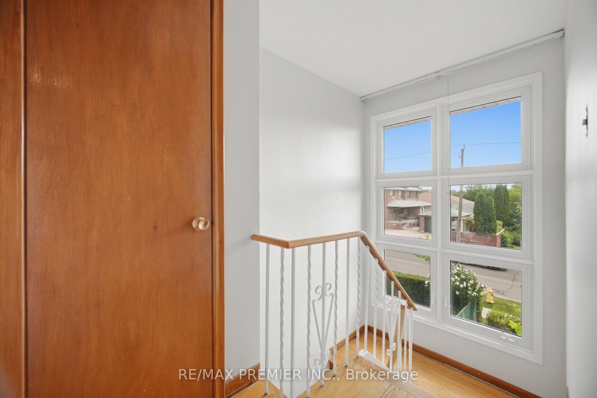 Photo 19 of 148 Giltspur Drive, North York, Glenfield-Jane Heights — HOMEH