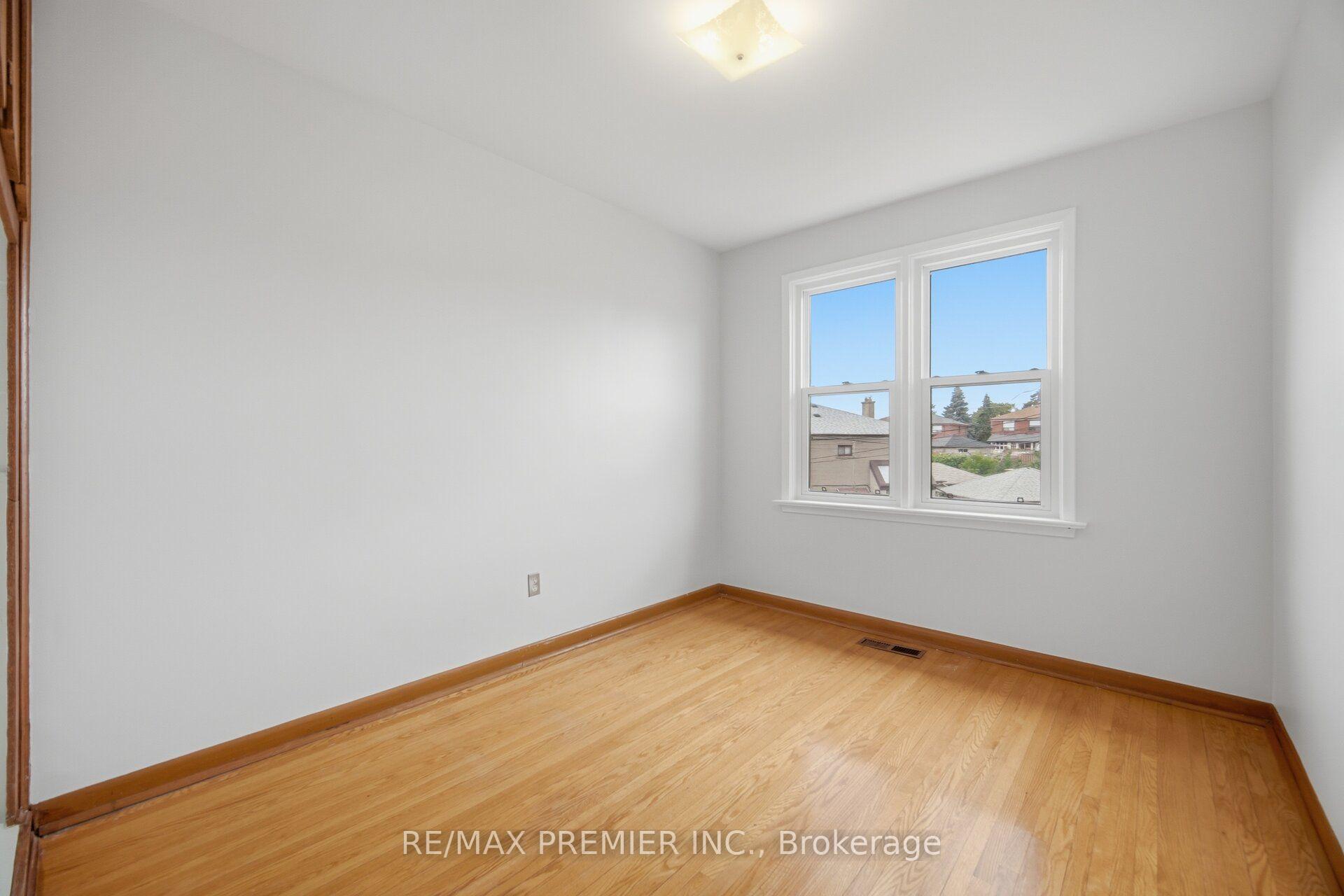 Photo 23 of 148 Giltspur Drive, North York, Glenfield-Jane Heights — HOMEH
