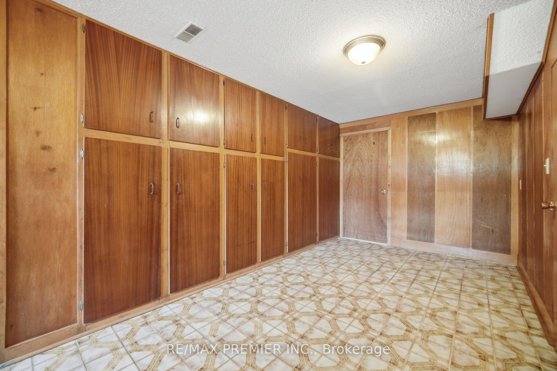 Photo 33 of 148 Giltspur Drive, North York, Glenfield-Jane Heights — HOMEH