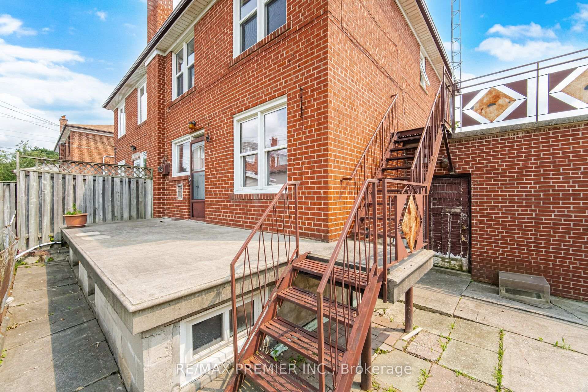 Photo 39 of 148 Giltspur Drive, North York, Glenfield-Jane Heights — HOMEH