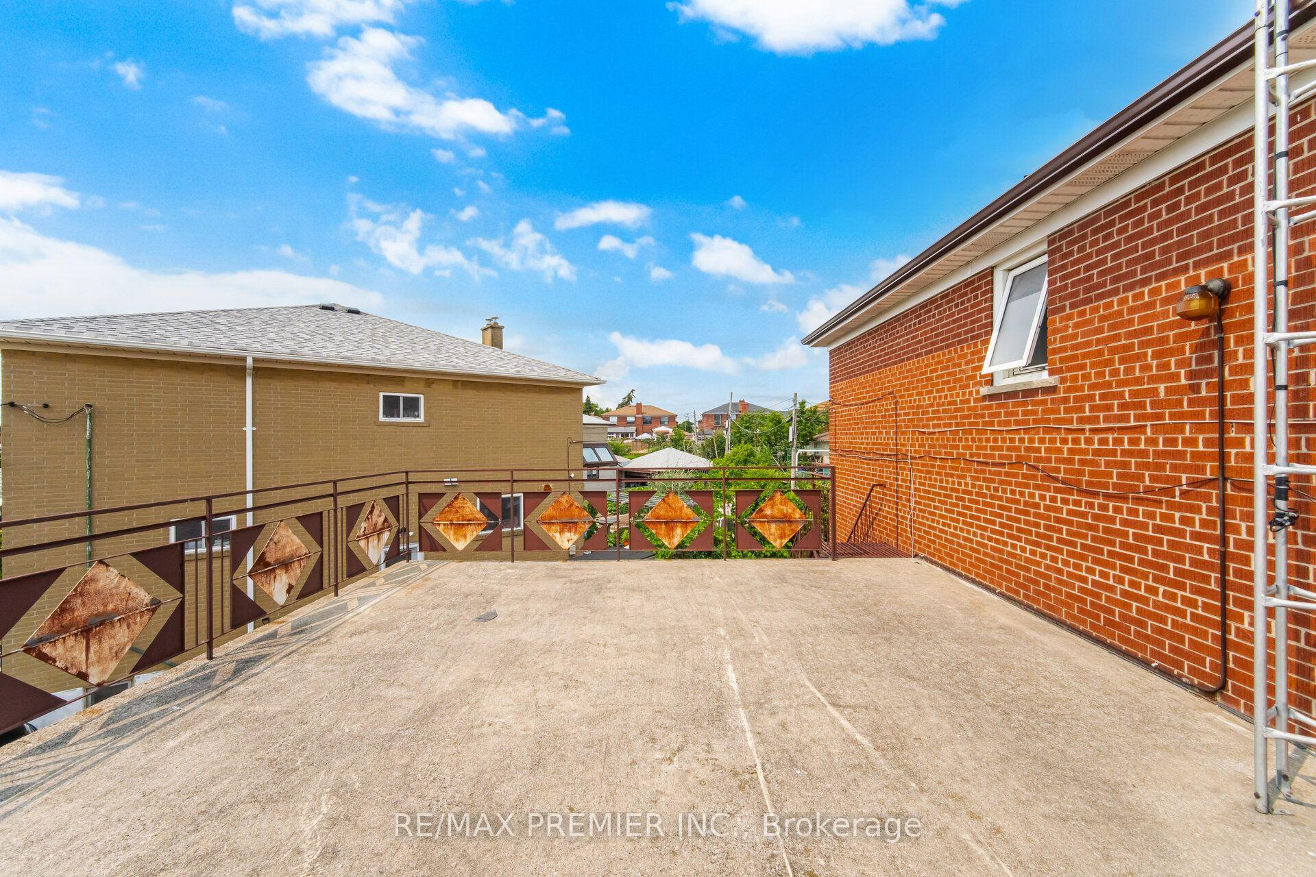 Photo 43 of 148 Giltspur Drive, North York, Glenfield-Jane Heights — HOMEH