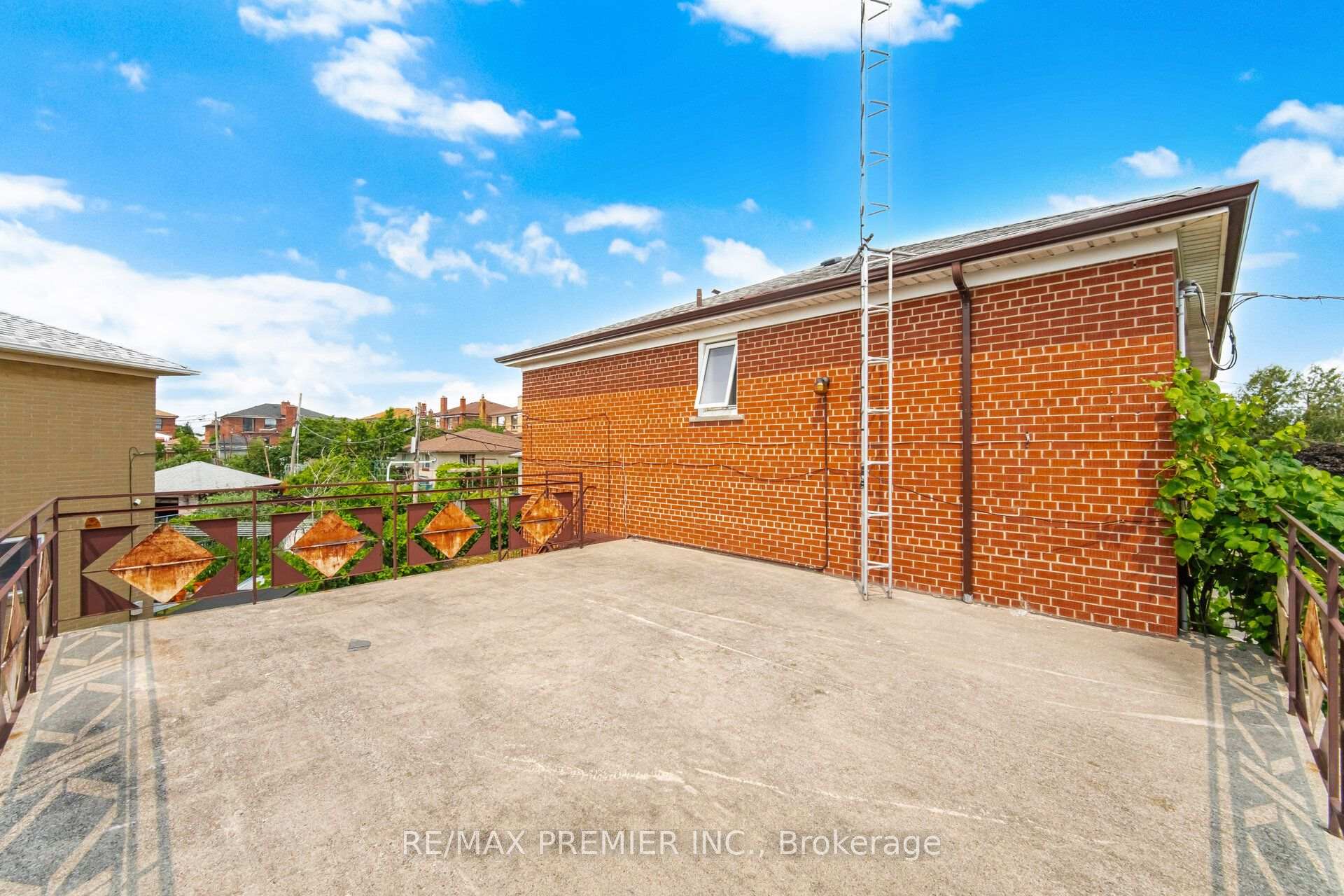 Photo 45 of 148 Giltspur Drive, North York, Glenfield-Jane Heights — HOMEH