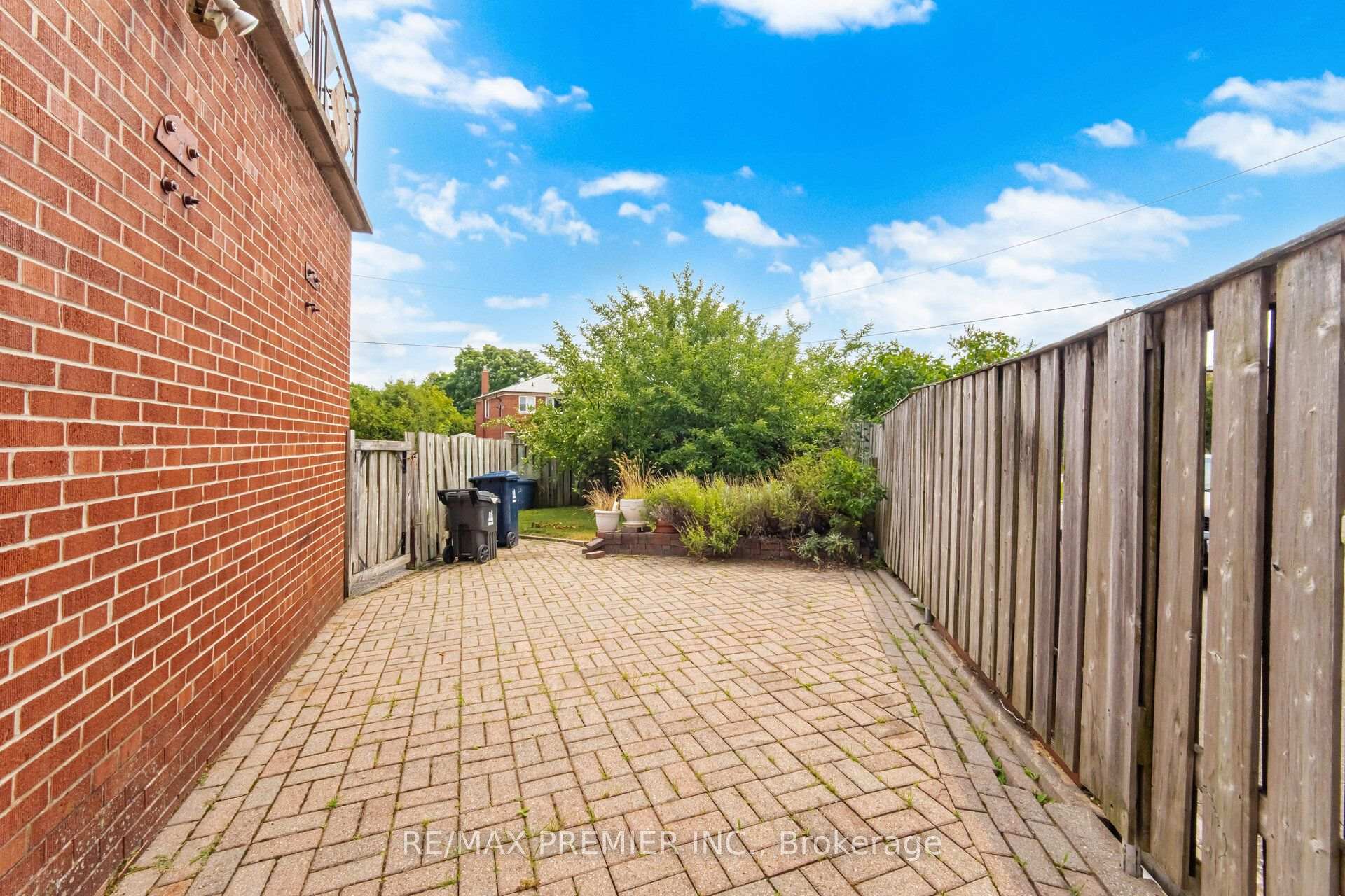 Photo 47 of 148 Giltspur Drive, North York, Glenfield-Jane Heights — HOMEH