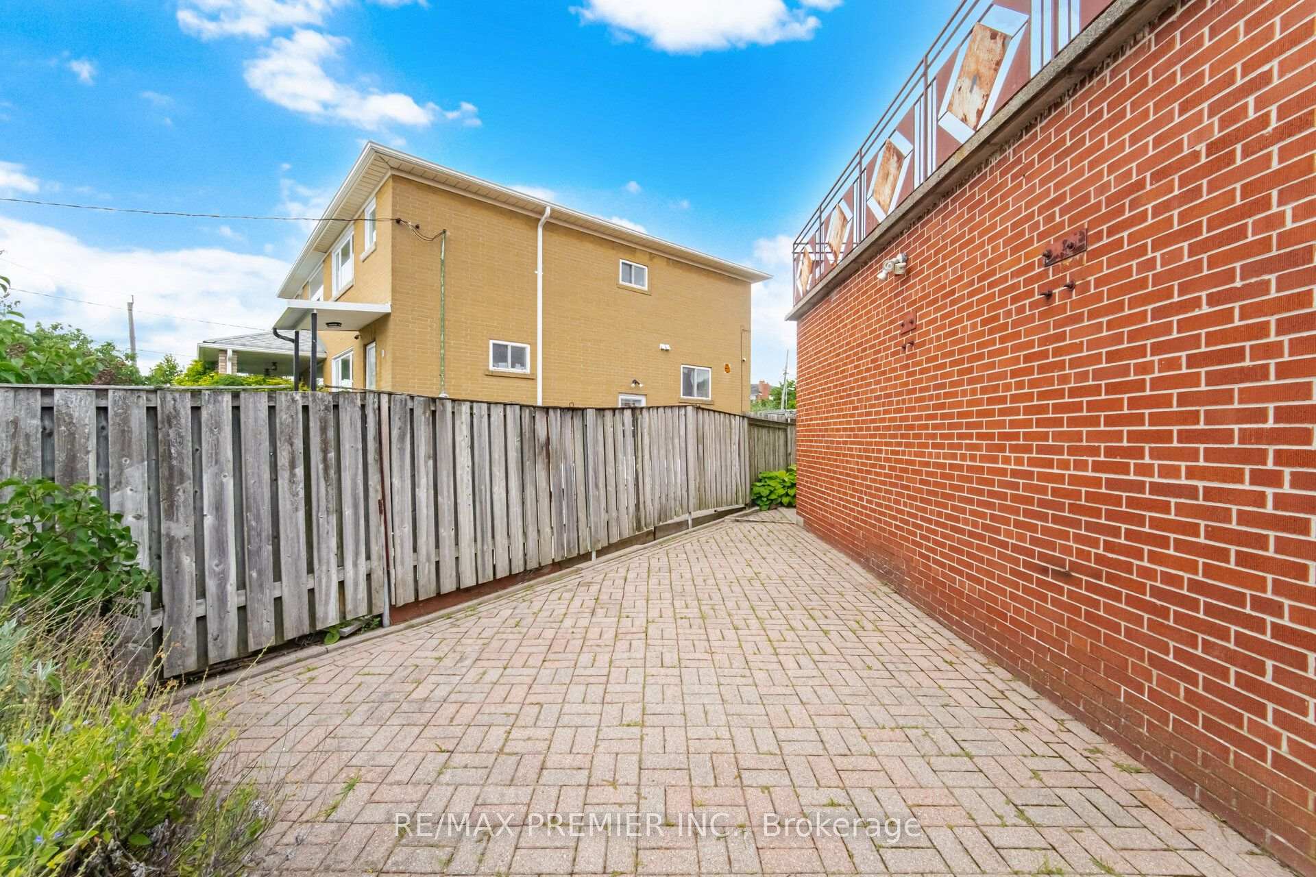 Photo 48 of 148 Giltspur Drive, North York, Glenfield-Jane Heights — HOMEH