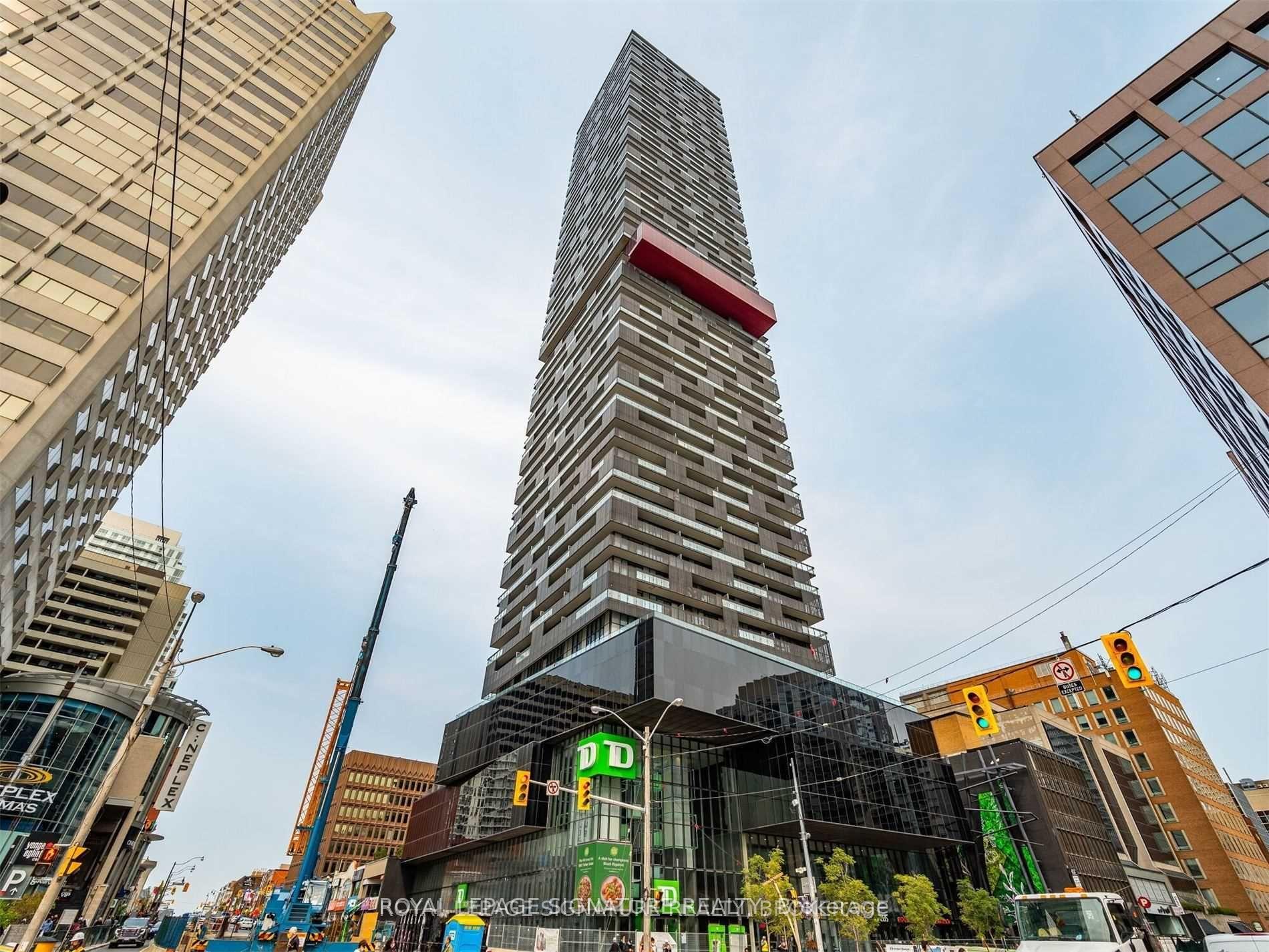 Photo 2 of Unit 5303, 8 Eglinton Avenue E, Toronto, Mount Pleasant West — HOMEH