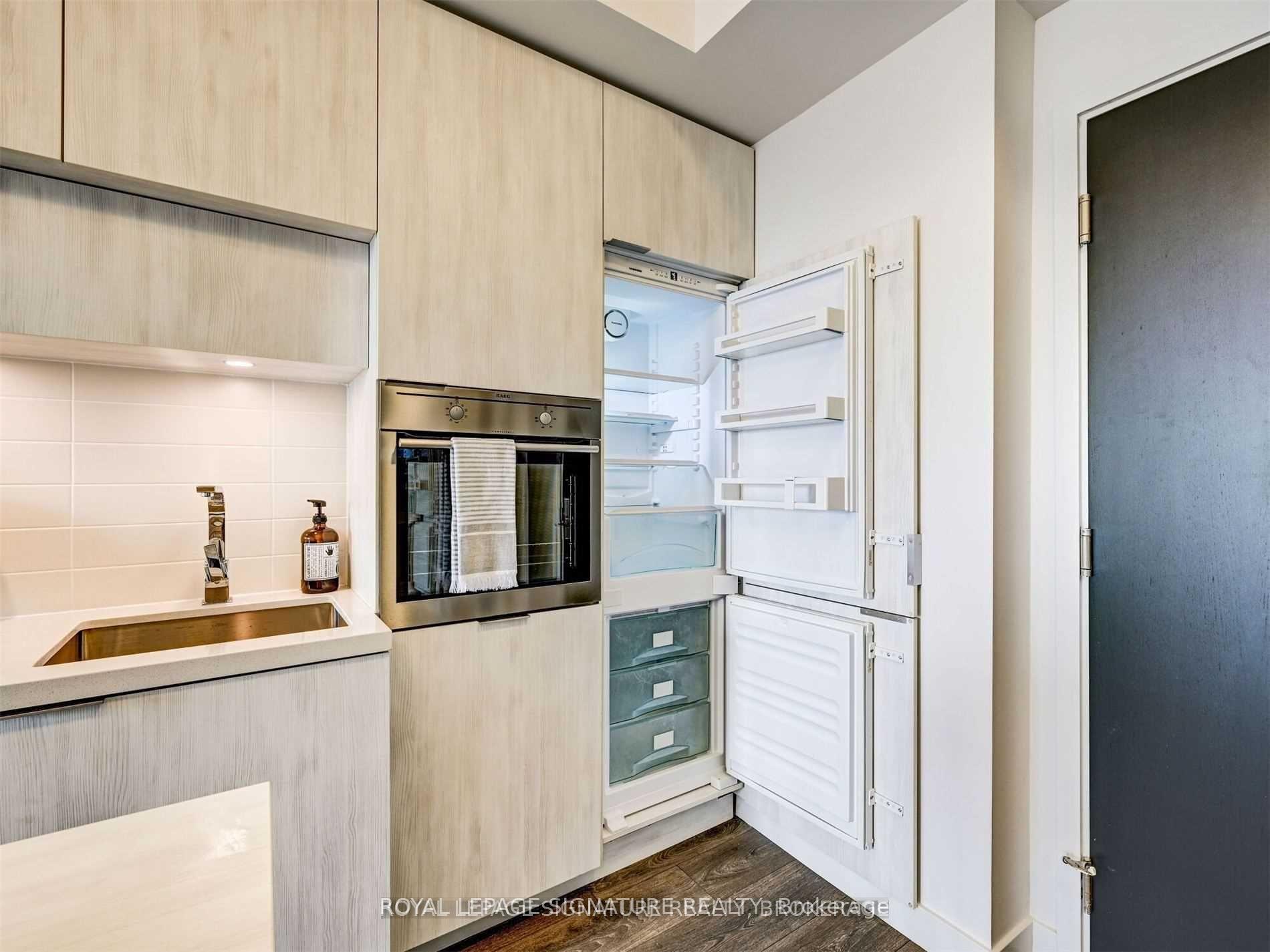 Photo 22 of Unit 5303, 8 Eglinton Avenue E, Toronto, Mount Pleasant West — HOMEH