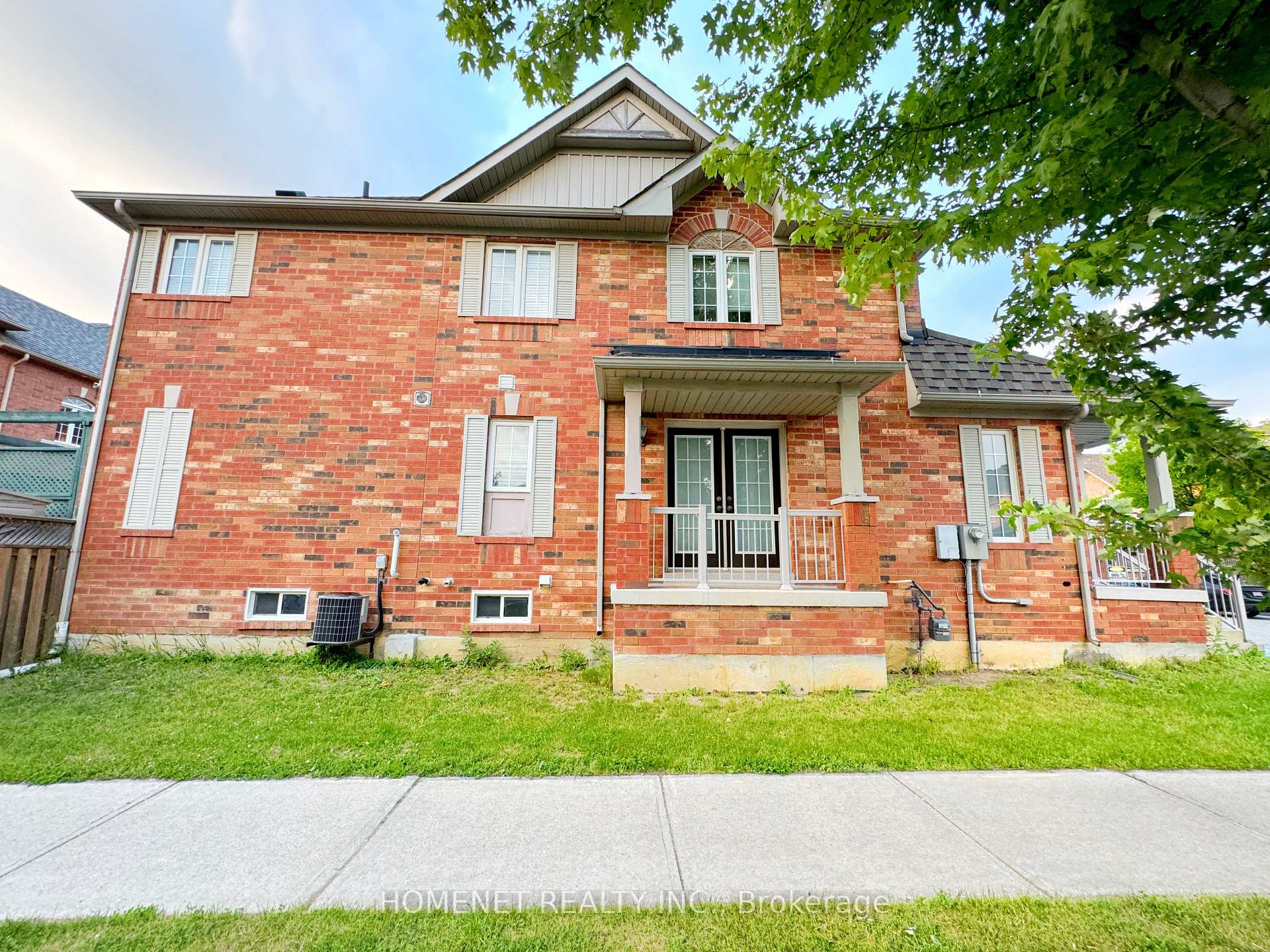 Photo 3 of 2 Stotts Crescent, Markham, Wismer — HOMEH