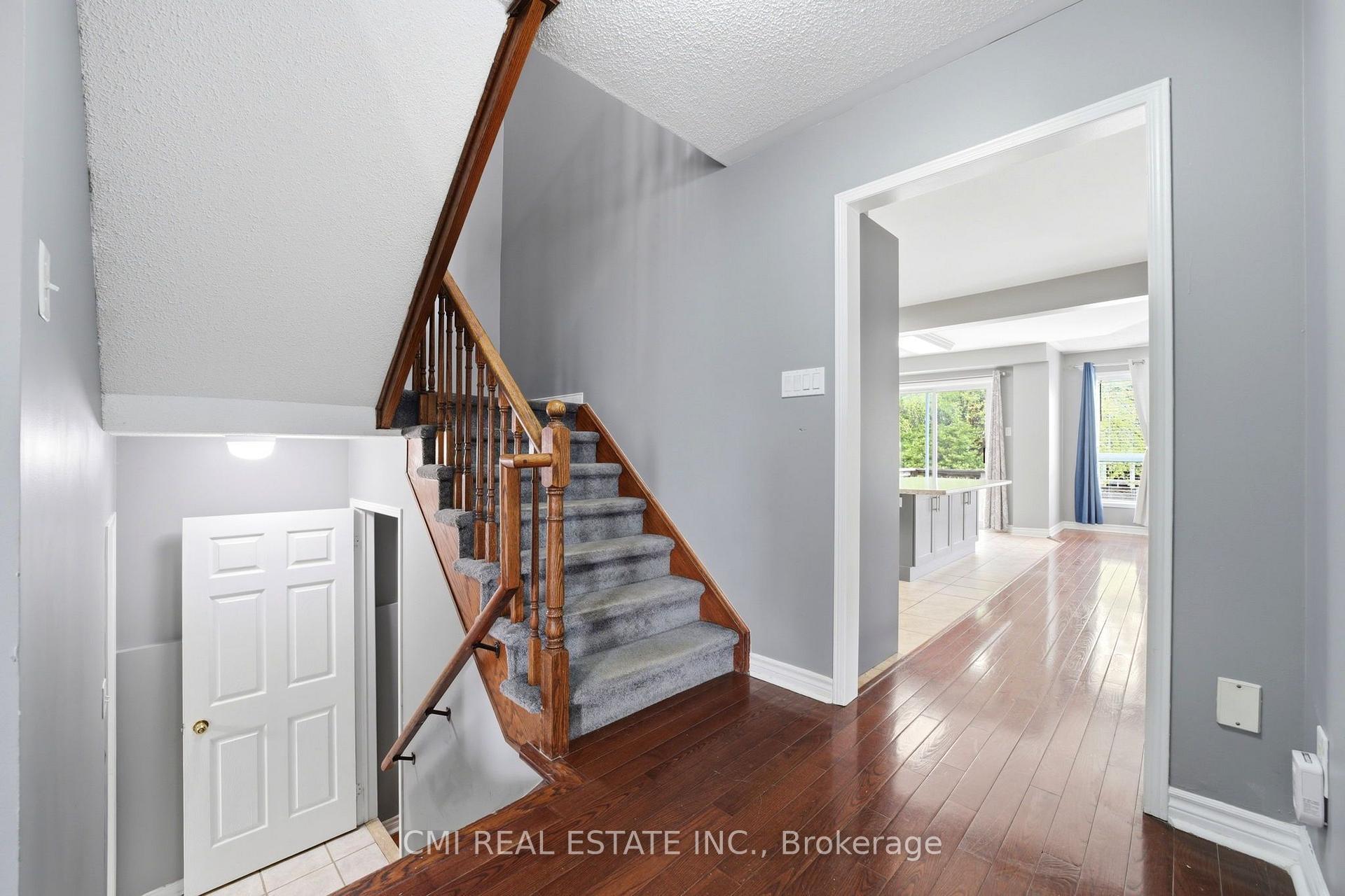 Photo 7 of 147 Porchlight Road, Brampton, Fletcher's Creek Village — HOMEH