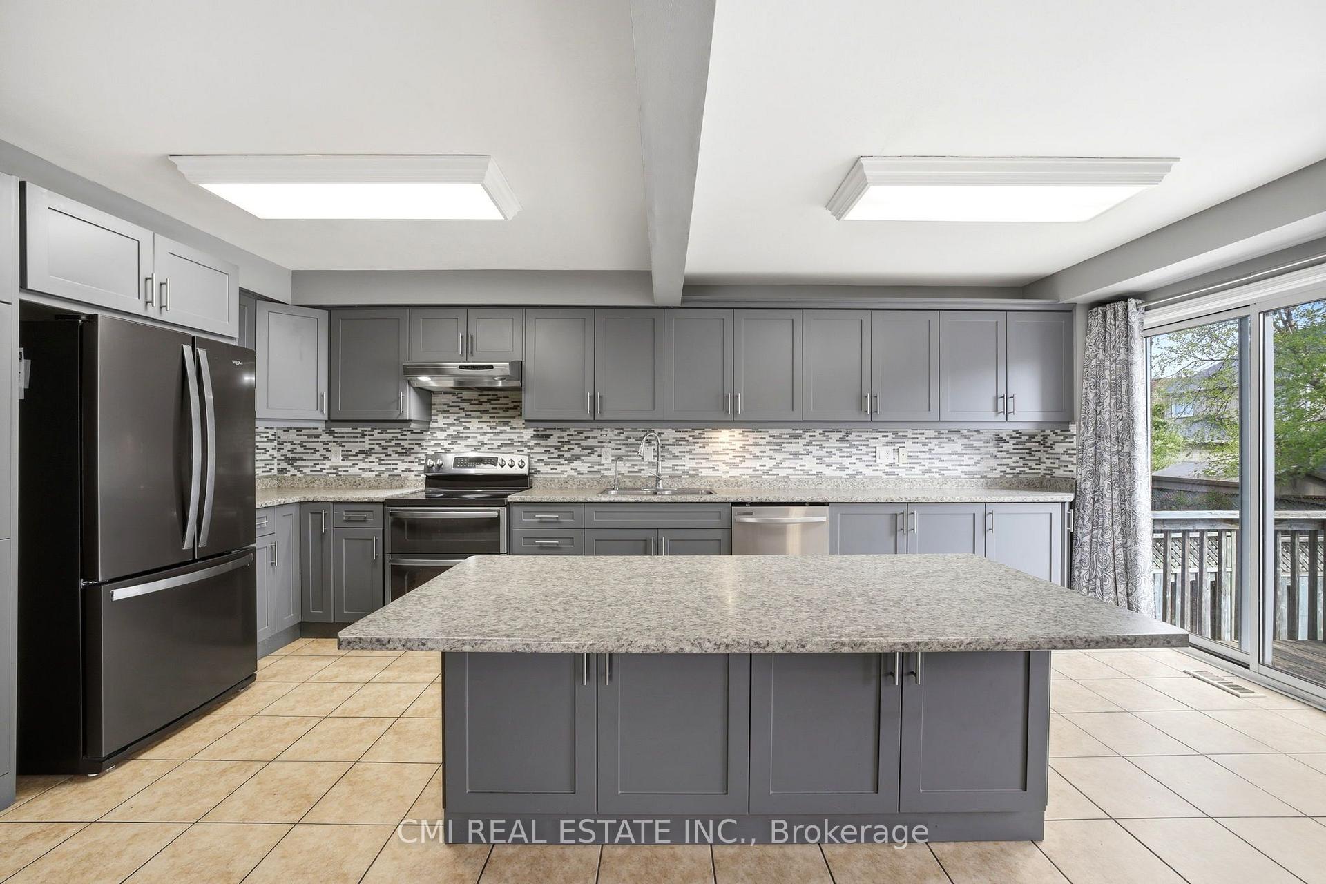 Photo 12 of 147 Porchlight Road, Brampton, Fletcher's Creek Village — HOMEH