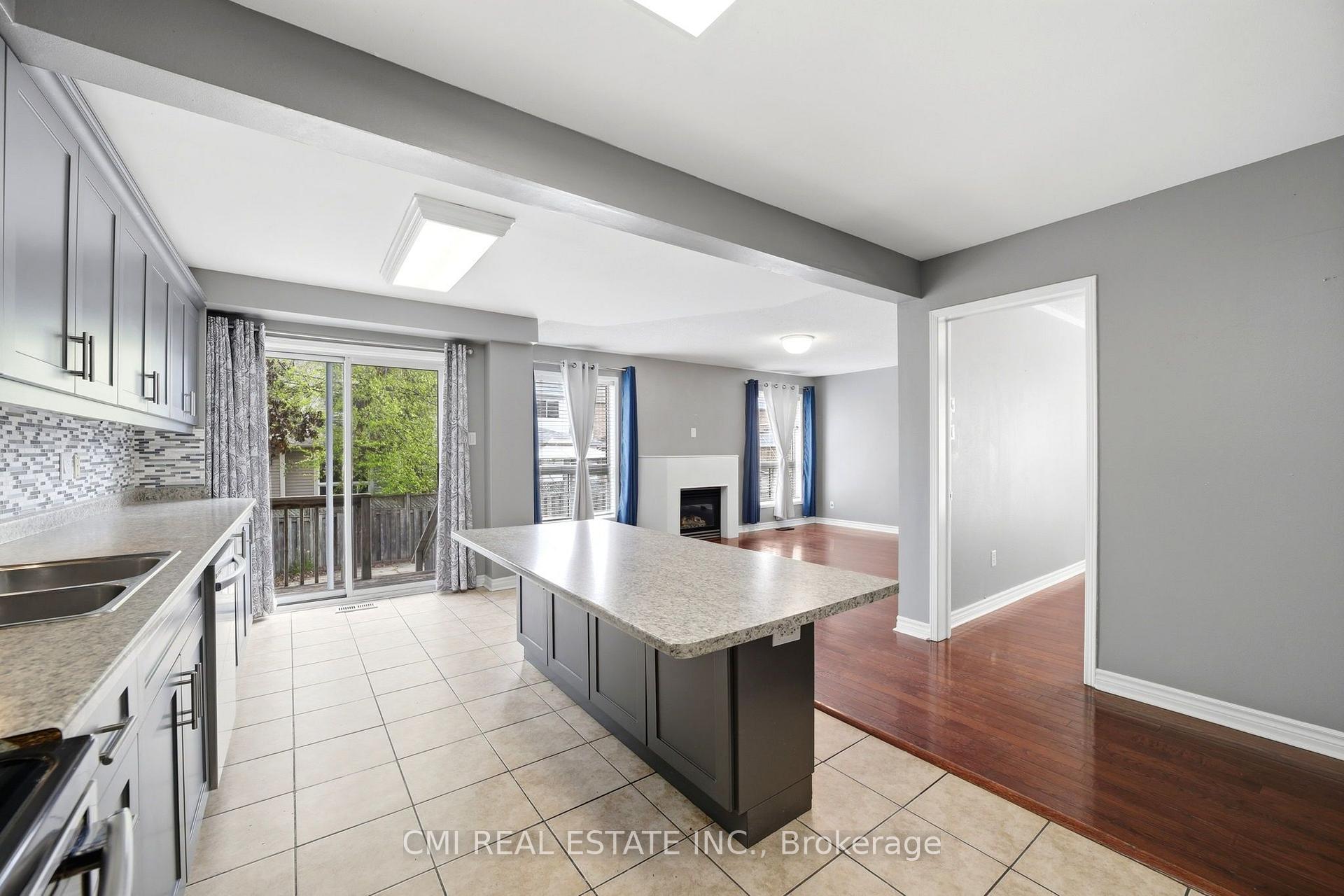 Photo 15 of 147 Porchlight Road, Brampton, Fletcher's Creek Village — HOMEH