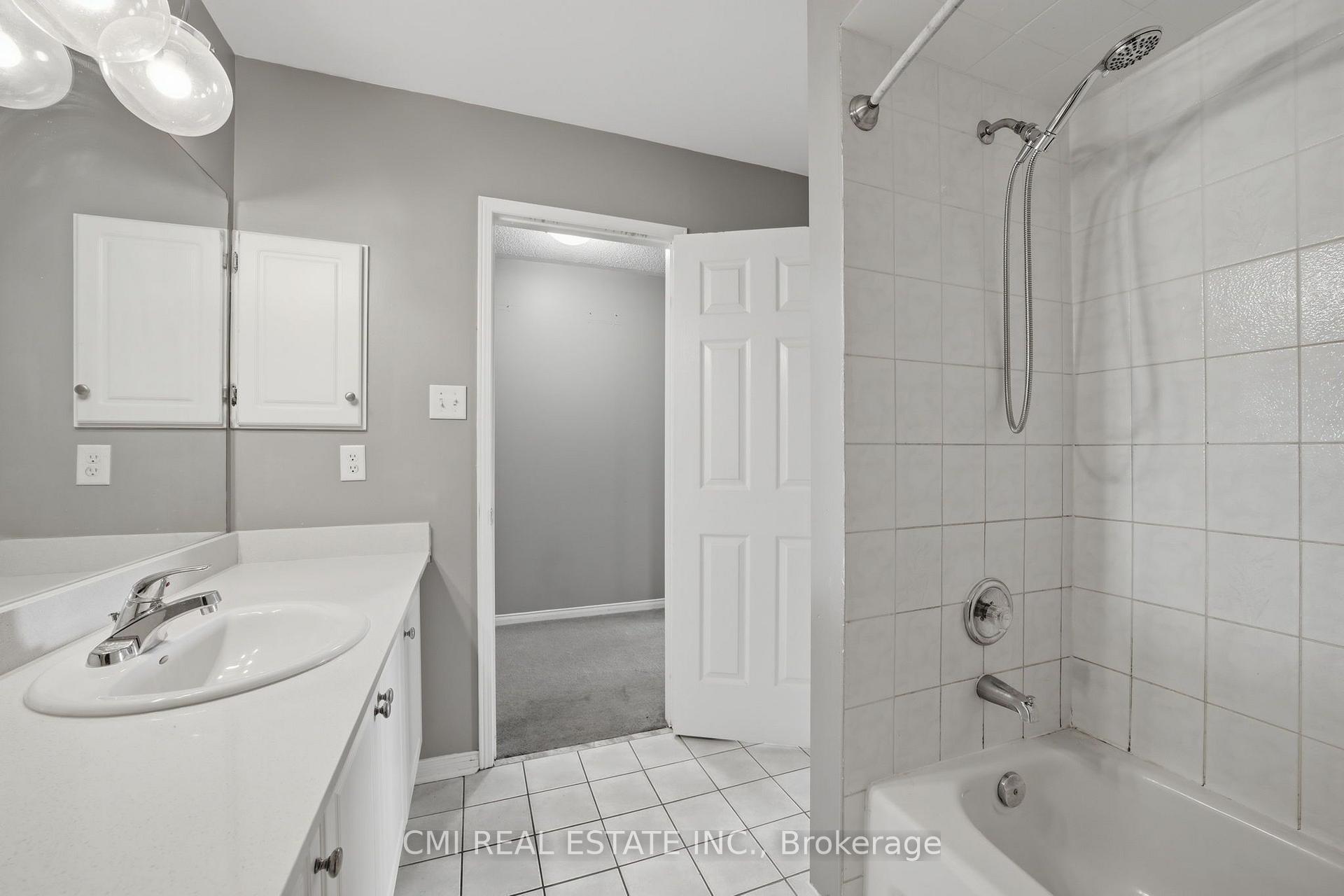 Photo 36 of 147 Porchlight Road, Brampton, Fletcher's Creek Village — HOMEH