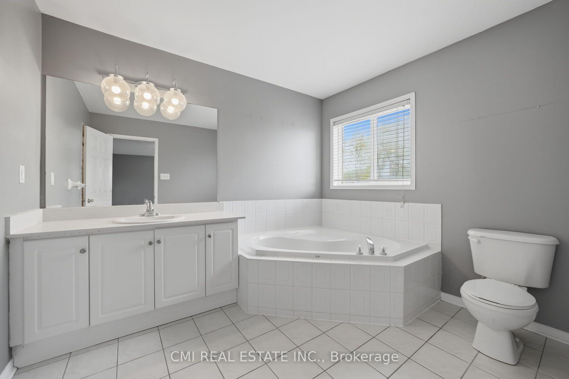 Photo 37 of 147 Porchlight Road, Brampton, Fletcher's Creek Village — HOMEH