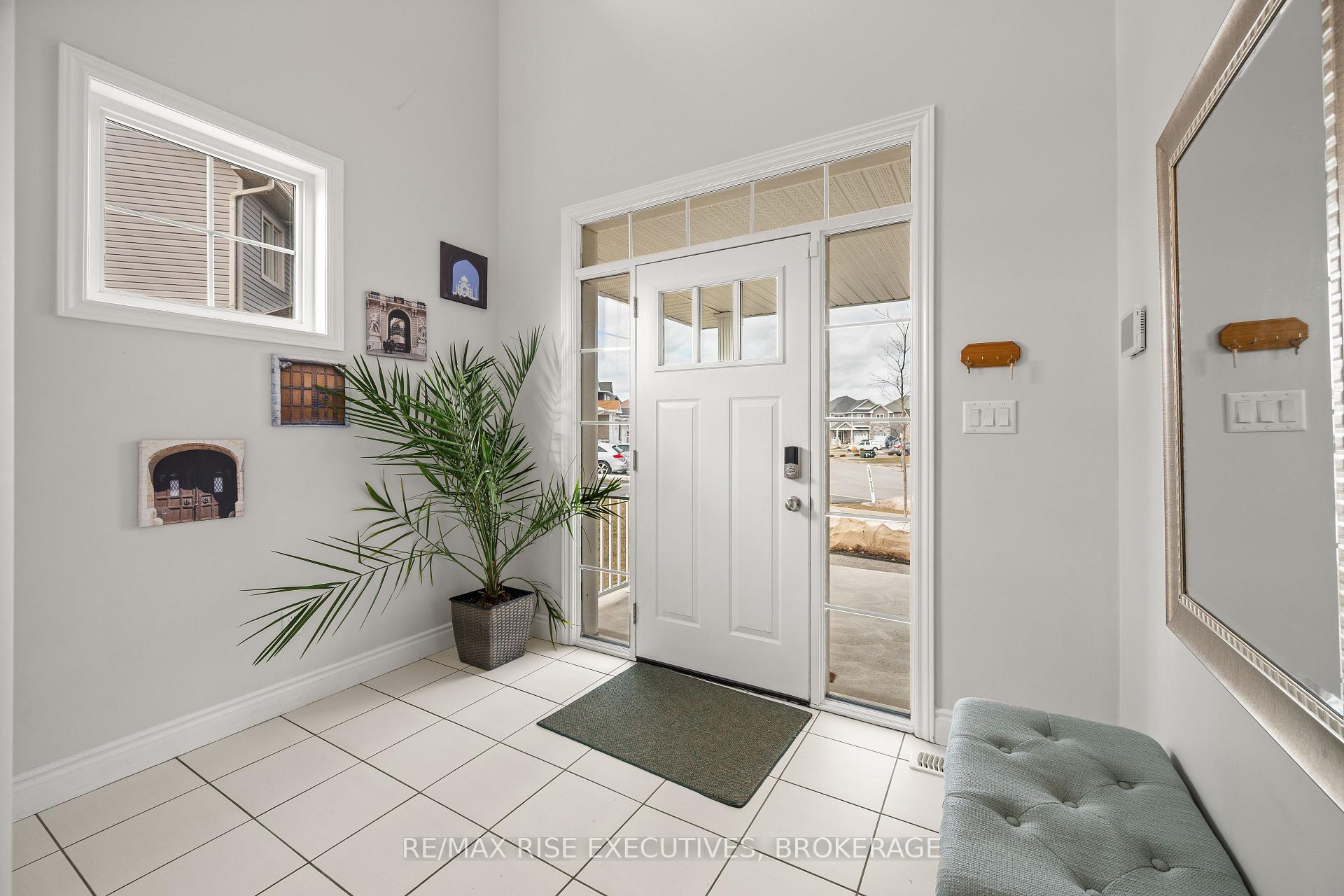 Photo 8 of 483 Beth Crescent, Kingston, City Northwest — HOMEH
