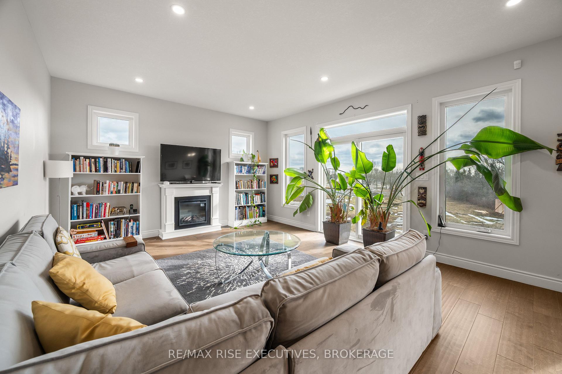 Photo 16 of 483 Beth Crescent, Kingston, City Northwest — HOMEH