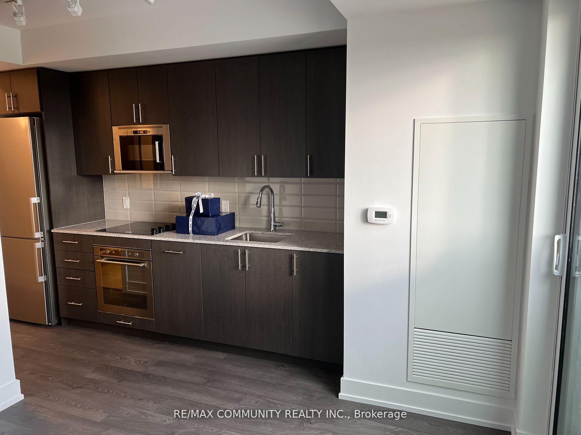 Photo 3 of Unit 903, 2550 Simcoe Street N, Oshawa, Windfields — HOMEH