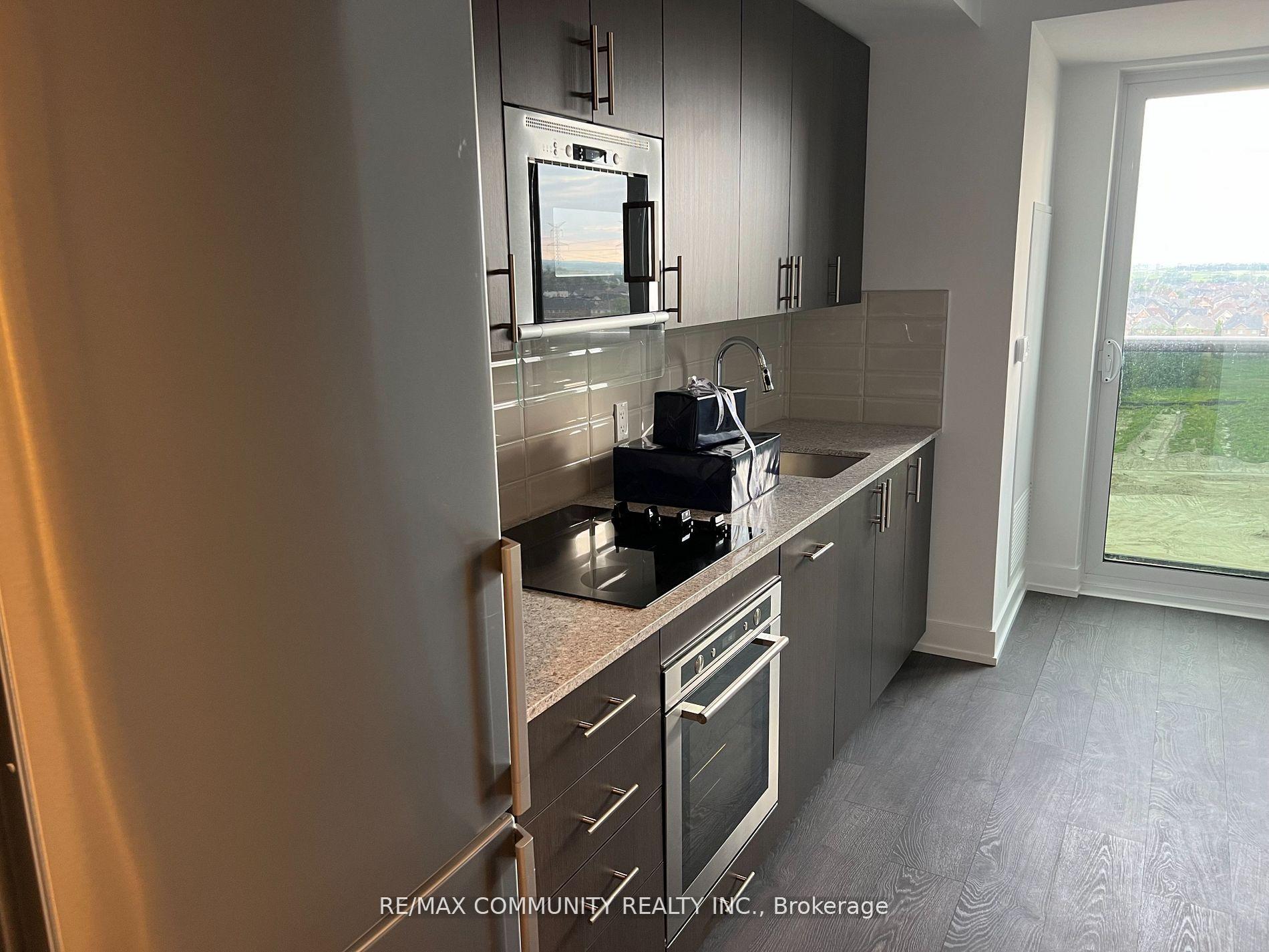 Photo 4 of Unit 903, 2550 Simcoe Street N, Oshawa, Windfields — HOMEH