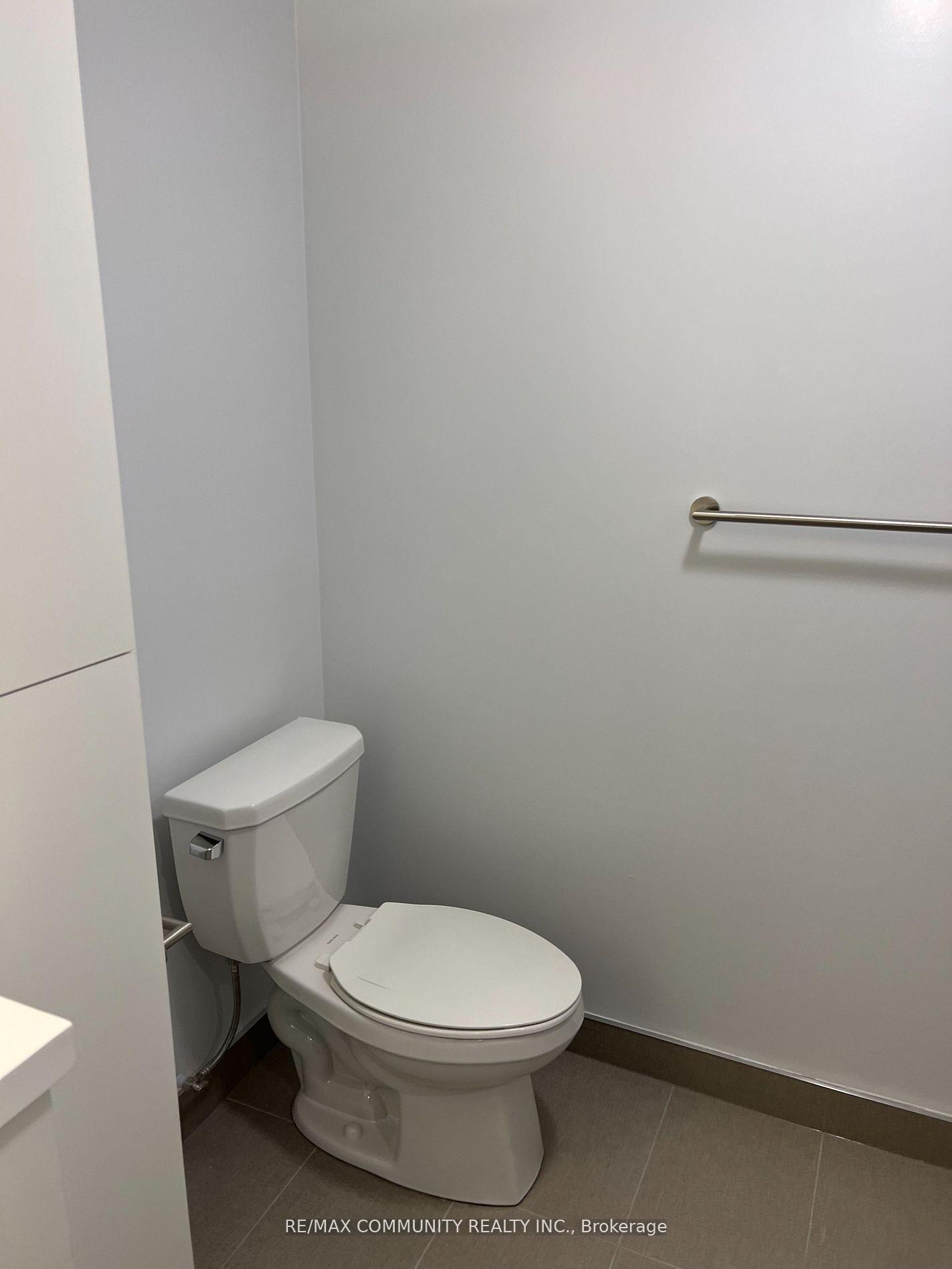 Photo 7 of Unit 903, 2550 Simcoe Street N, Oshawa, Windfields — HOMEH