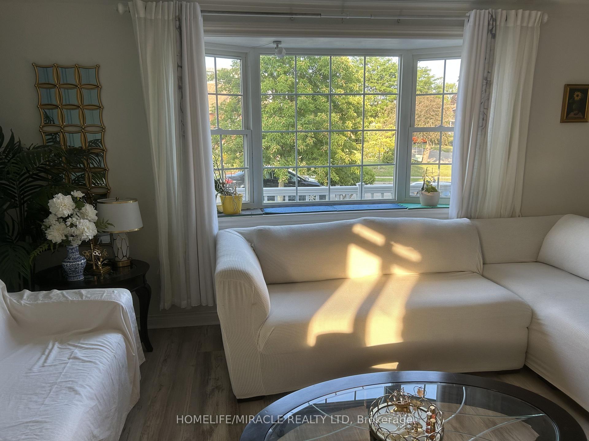 Photo 1 of 46 Inniswood ( Upper Level) Drive, Scarborough, Wexford-Maryvale — HOMEH