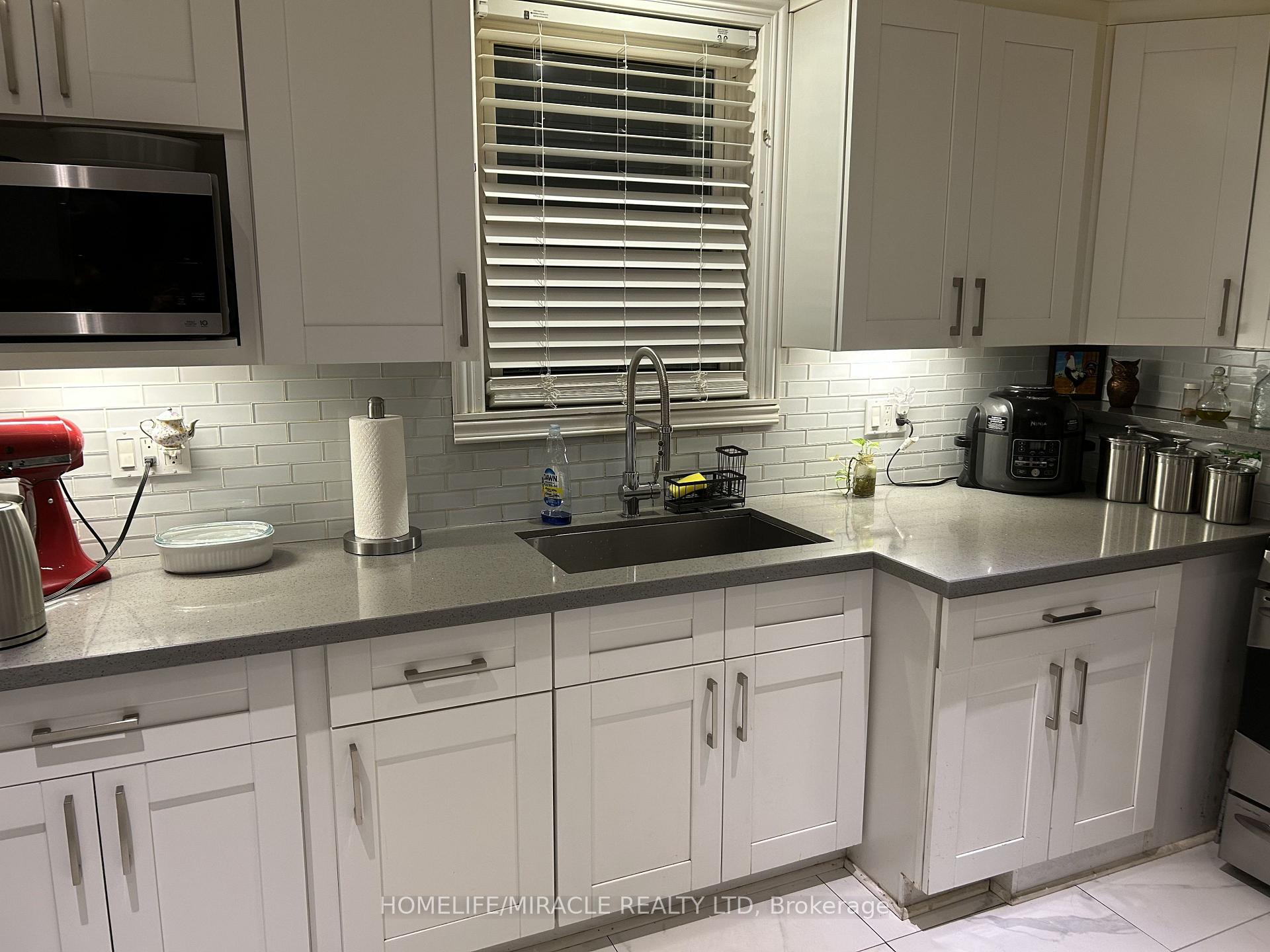 Photo 4 of 46 Inniswood ( Upper Level) Drive, Scarborough, Wexford-Maryvale — HOMEH