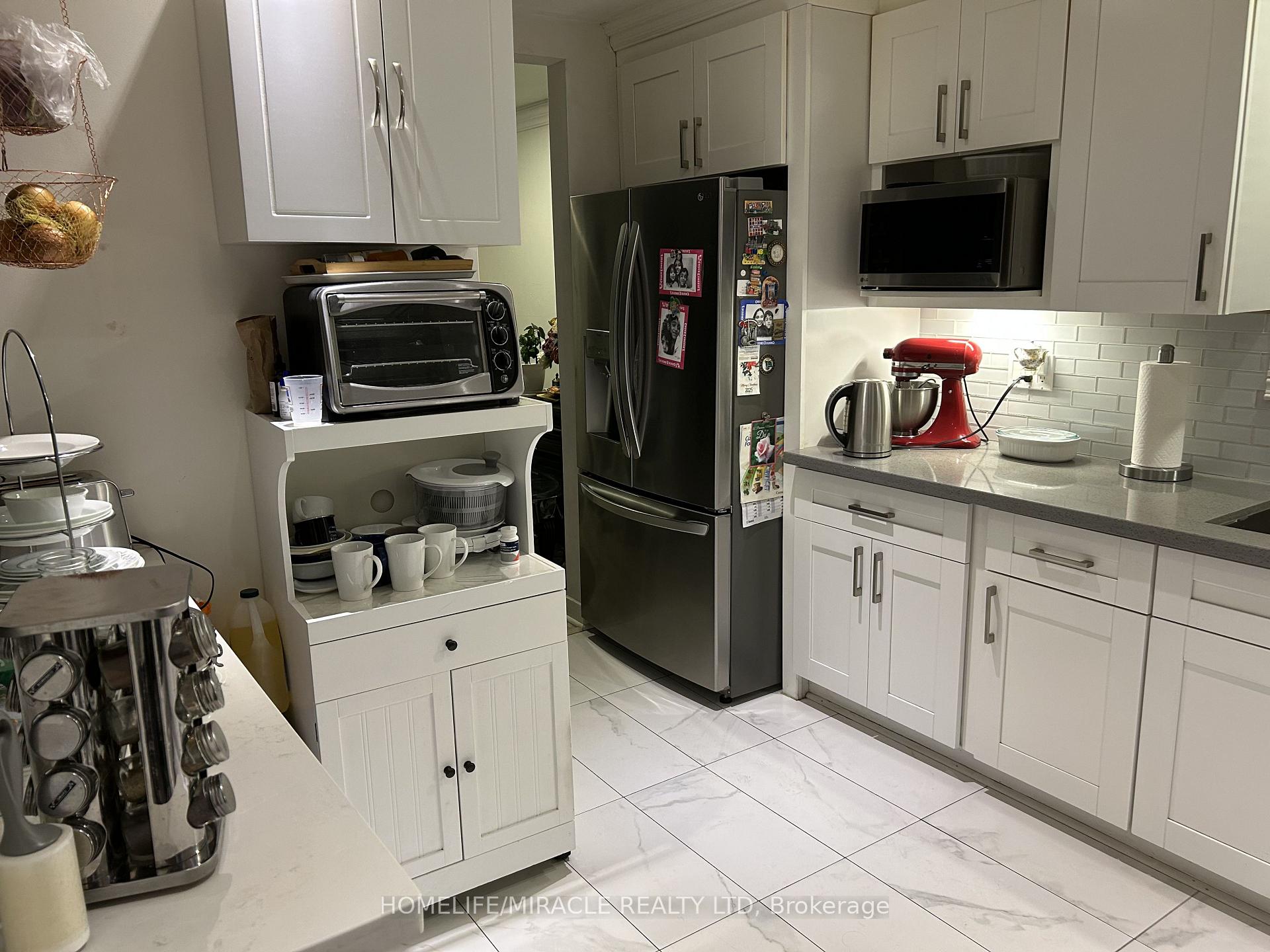 Photo 5 of 46 Inniswood ( Upper Level) Drive, Scarborough, Wexford-Maryvale — HOMEH