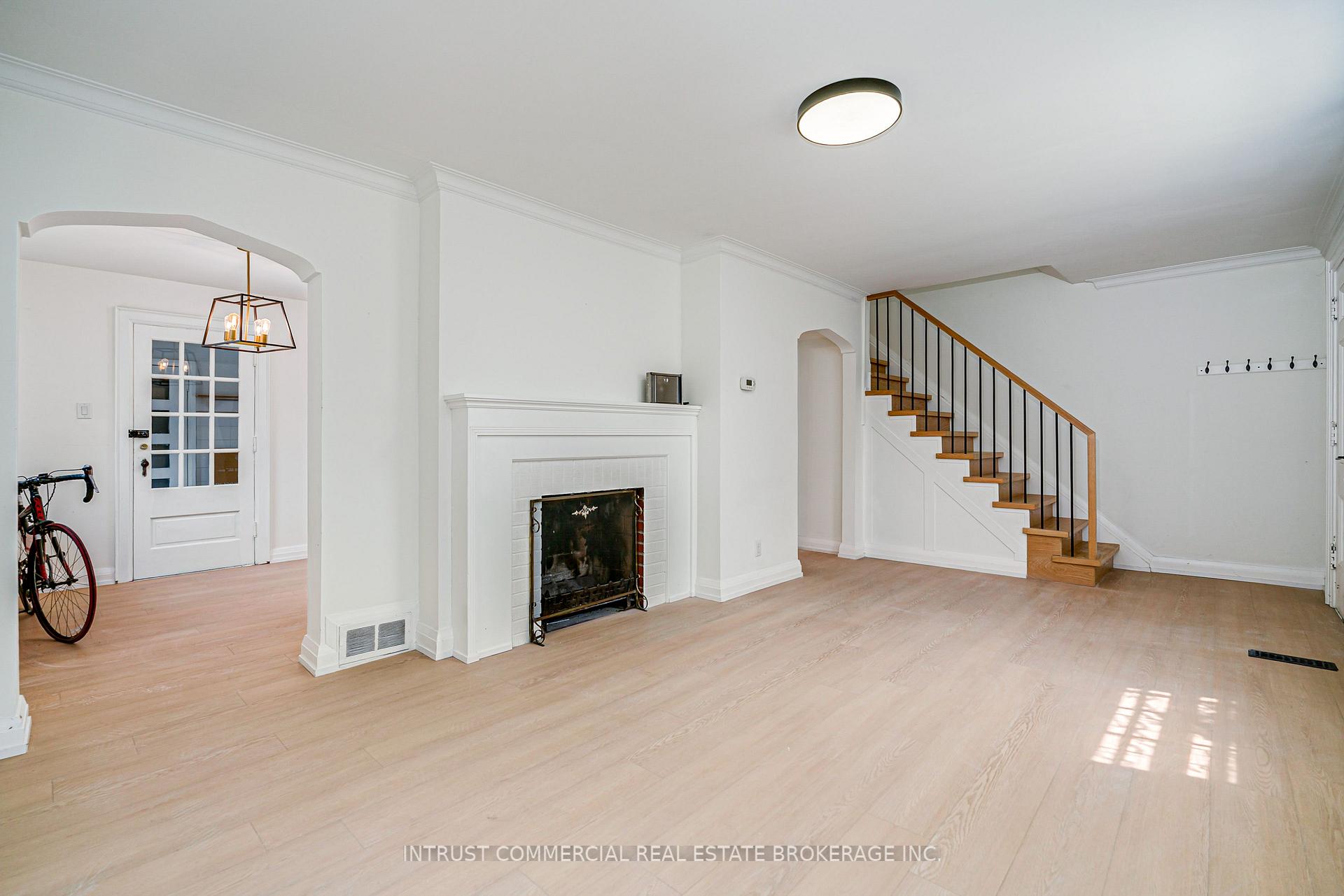 Photo 8 of 362 Lawrence Avenue W, Toronto, Bedford Park-Nortown — HOMEH