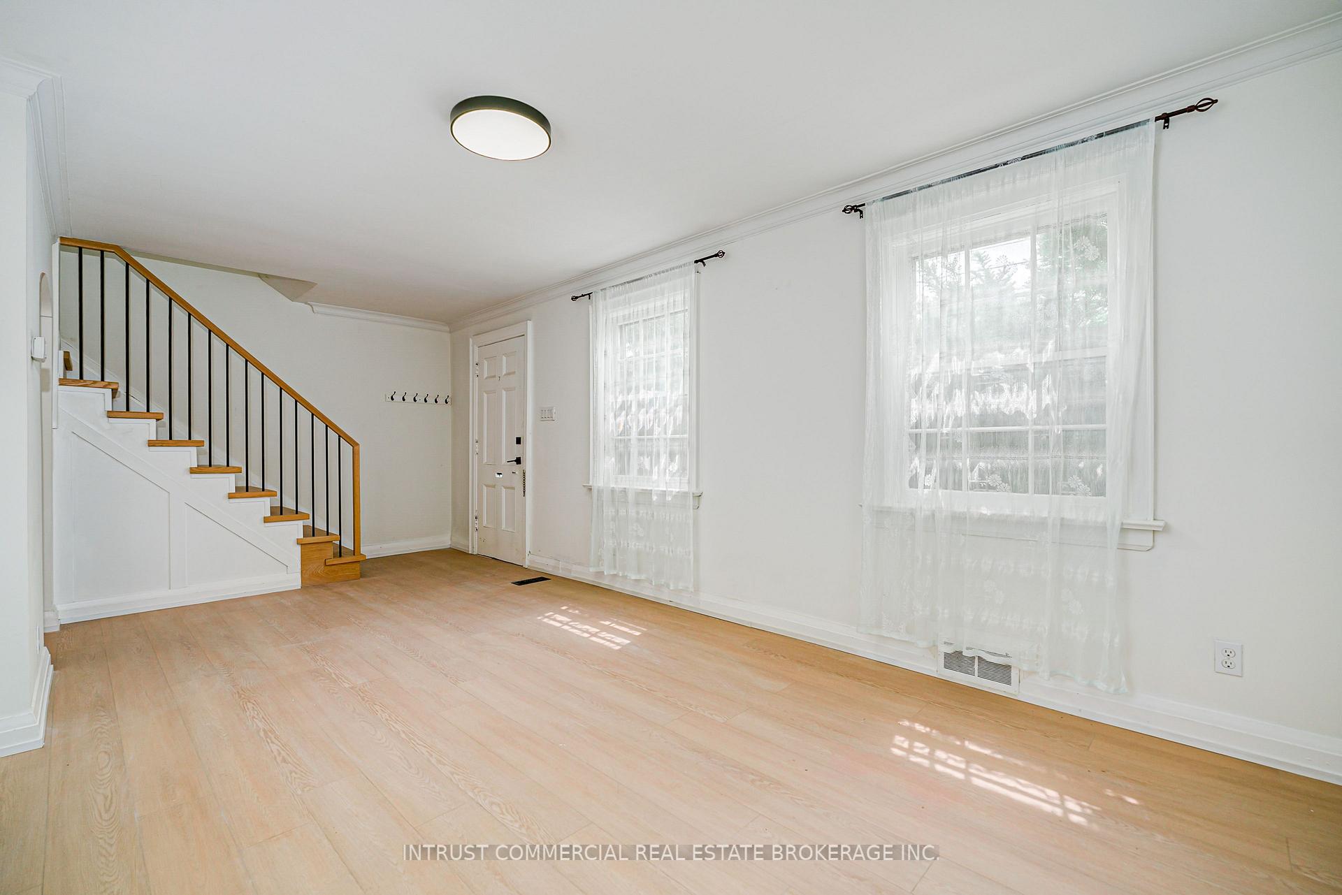 Photo 9 of 362 Lawrence Avenue W, Toronto, Bedford Park-Nortown — HOMEH