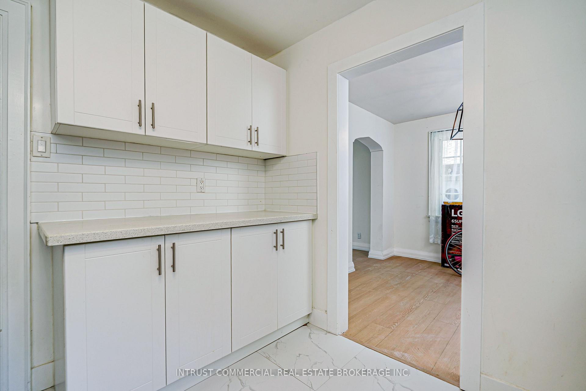 Photo 14 of 362 Lawrence Avenue W, Toronto, Bedford Park-Nortown — HOMEH