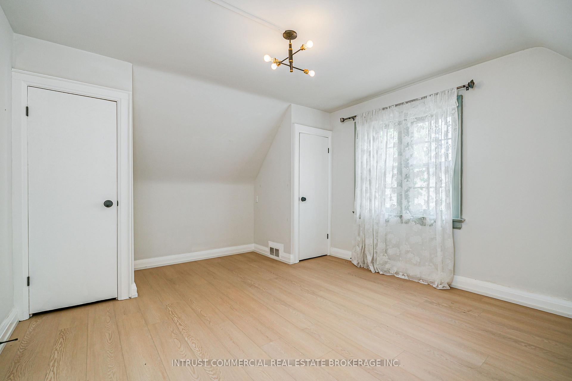 Photo 15 of 362 Lawrence Avenue W, Toronto, Bedford Park-Nortown — HOMEH