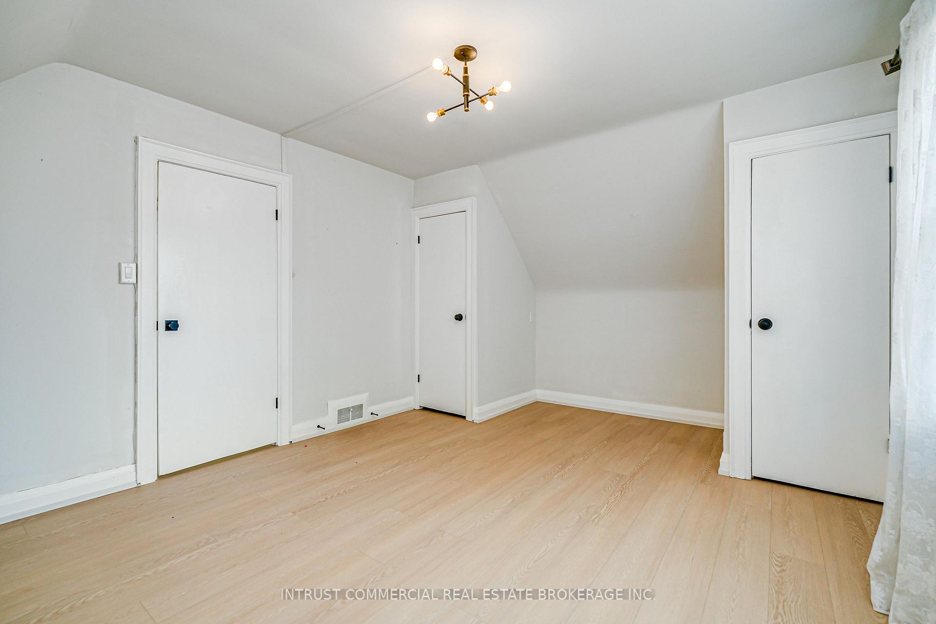 Photo 16 of 362 Lawrence Avenue W, Toronto, Bedford Park-Nortown — HOMEH