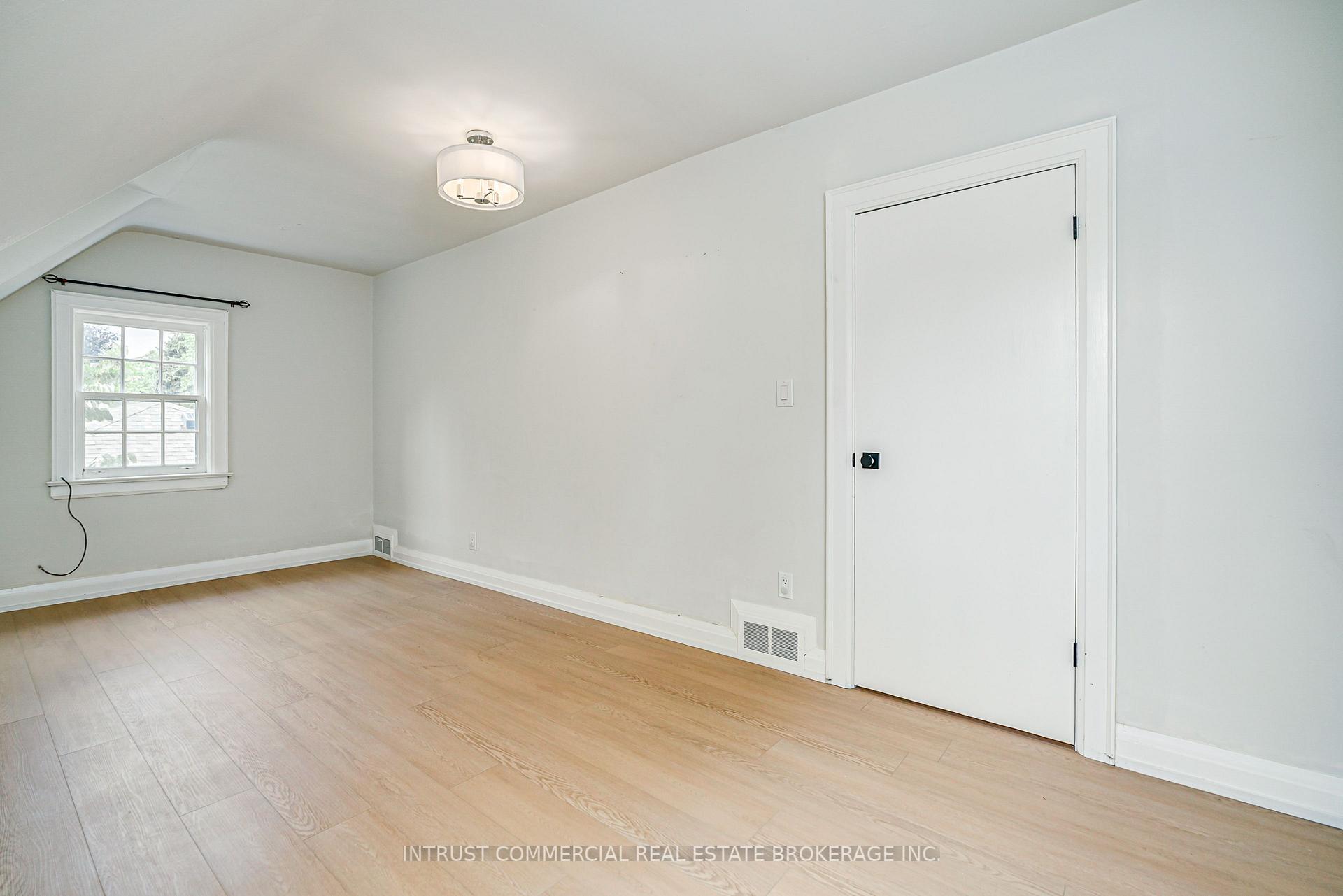 Photo 18 of 362 Lawrence Avenue W, Toronto, Bedford Park-Nortown — HOMEH
