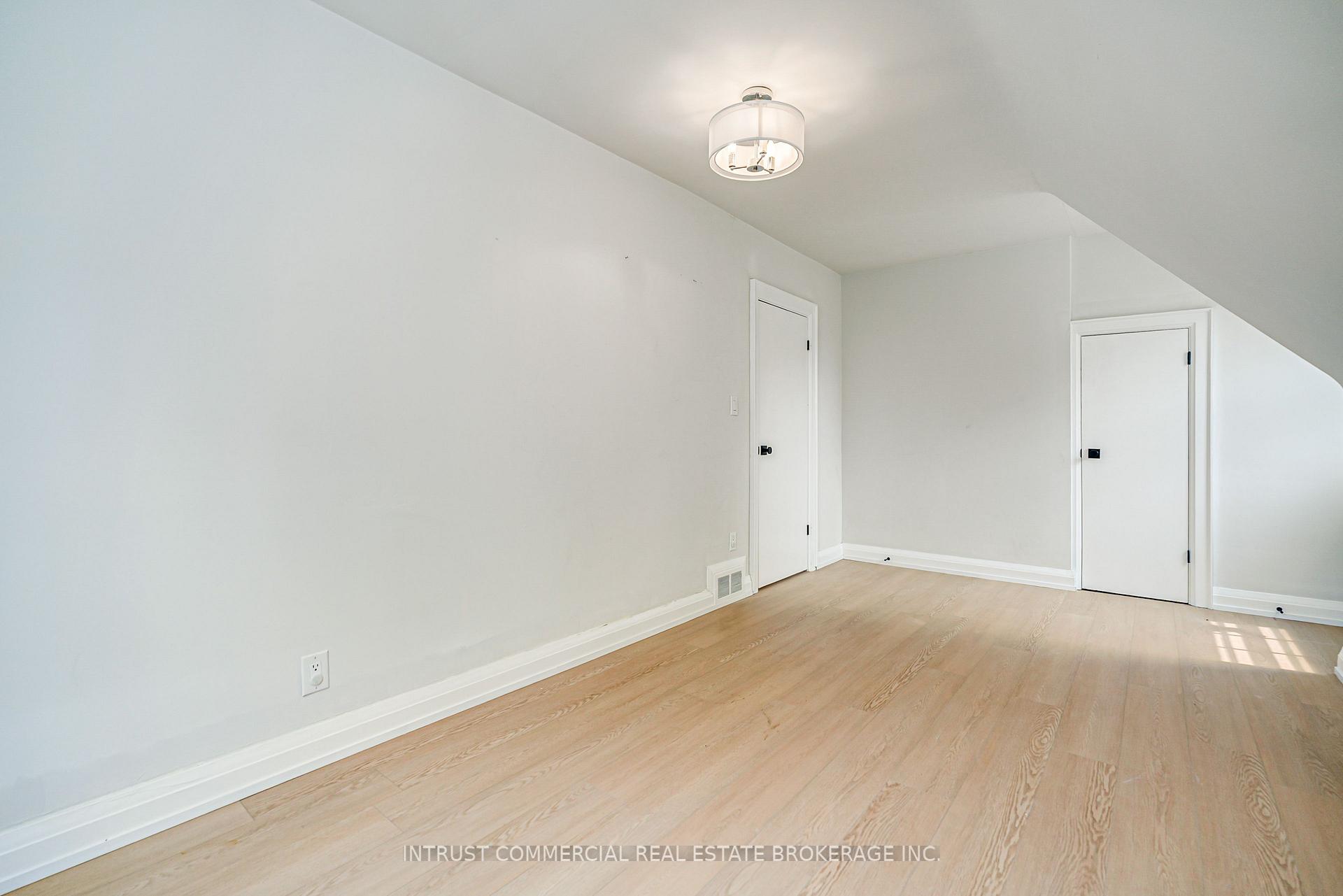 Photo 19 of 362 Lawrence Avenue W, Toronto, Bedford Park-Nortown — HOMEH