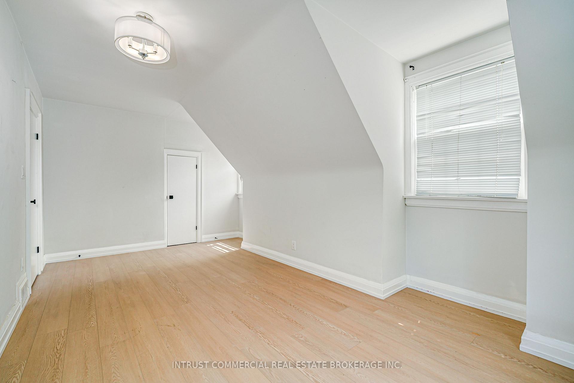 Photo 20 of 362 Lawrence Avenue W, Toronto, Bedford Park-Nortown — HOMEH