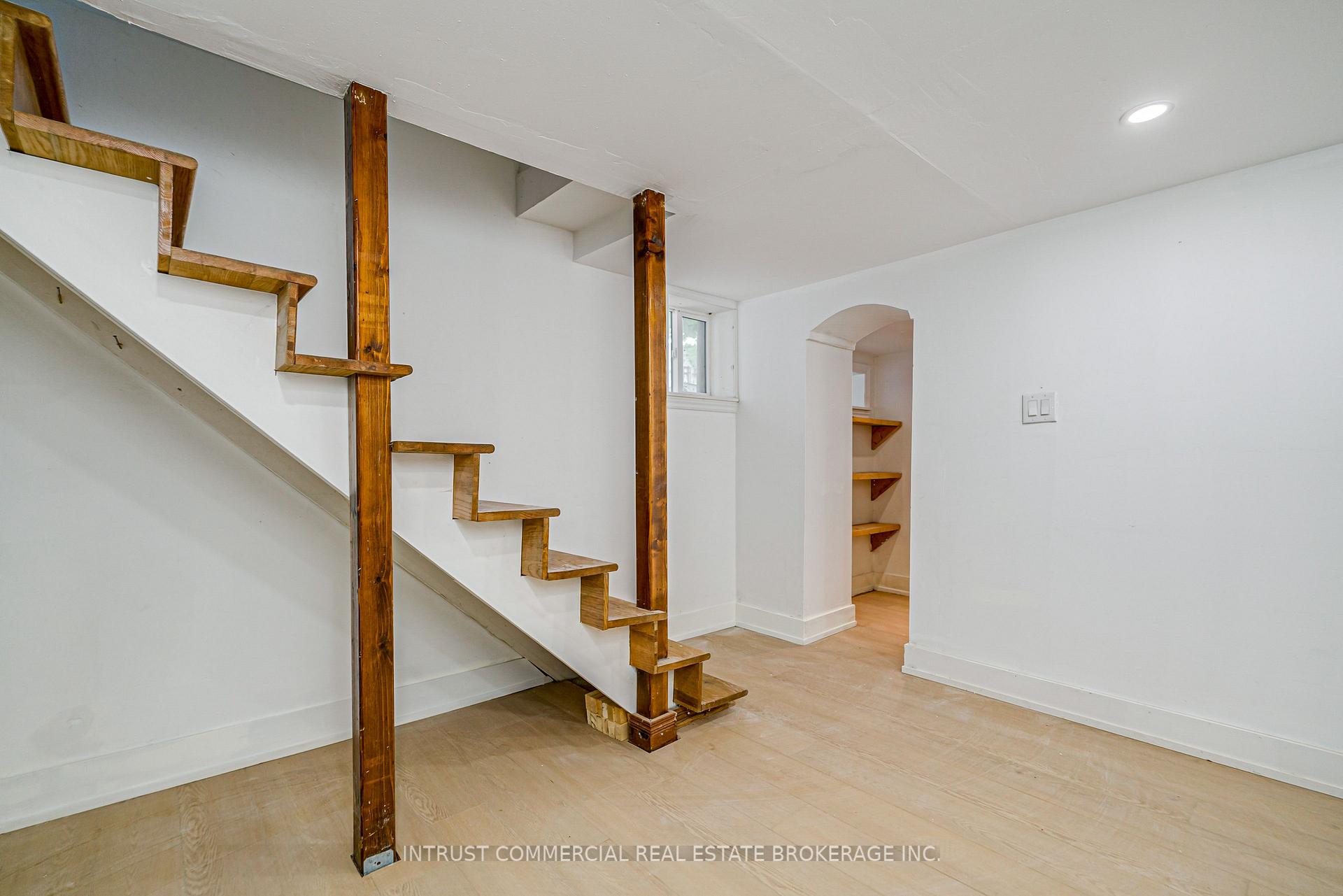 Photo 29 of 362 Lawrence Avenue W, Toronto, Bedford Park-Nortown — HOMEH
