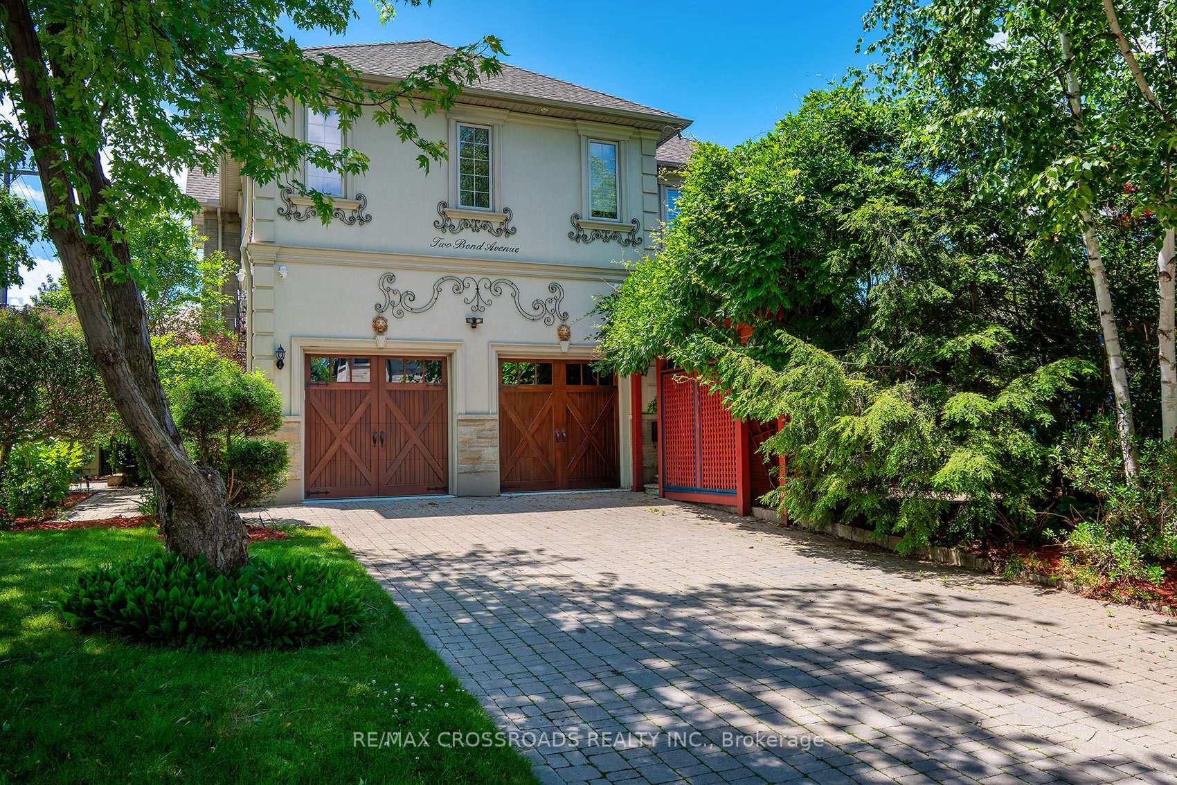 Photo 3 of 2 Bond Avenue, North York, Banbury-Don Mills — HOMEH