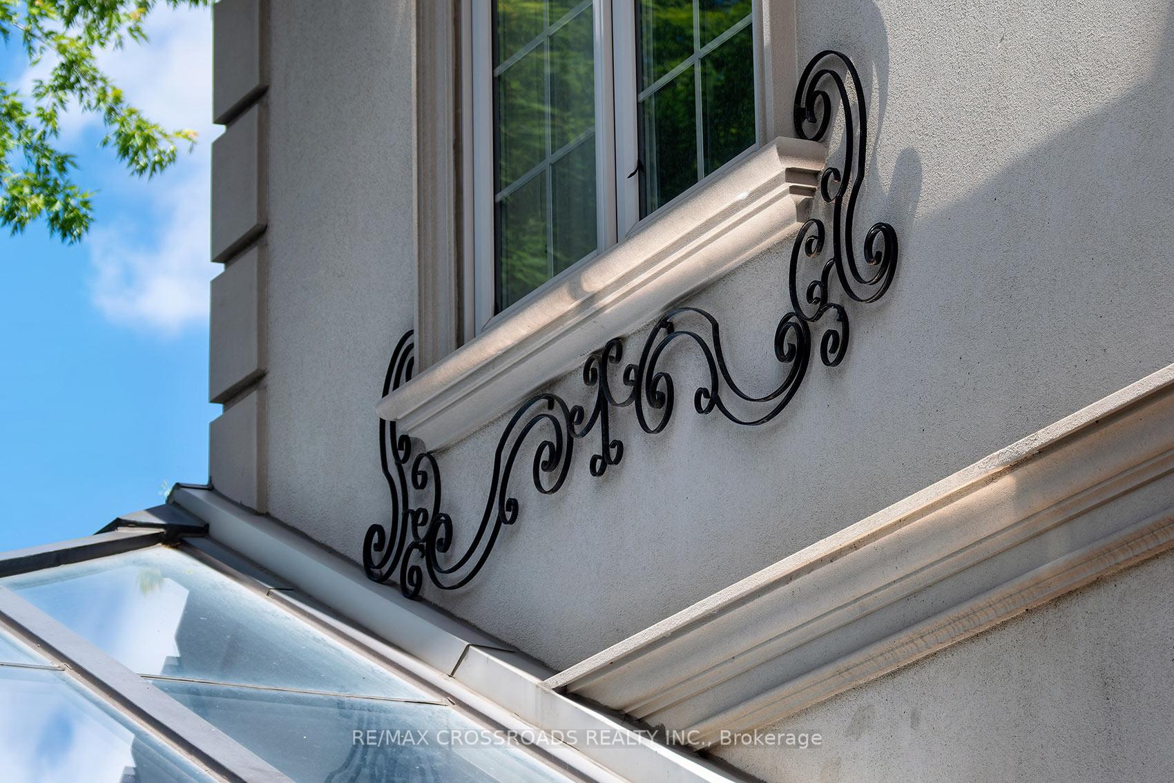 Photo 7 of 2 Bond Avenue, North York, Banbury-Don Mills — HOMEH